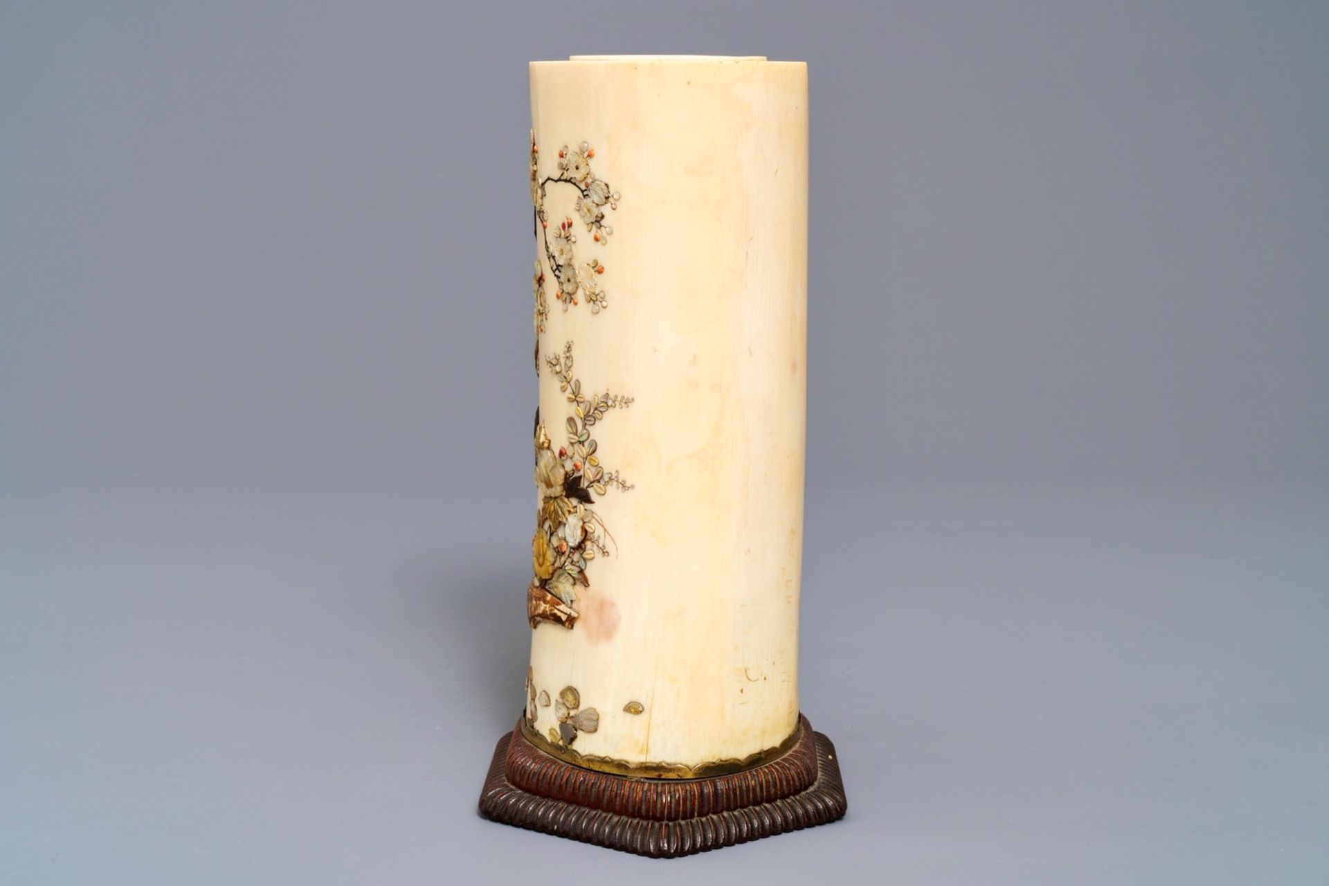 A Japanese Shibayama inlaid ivory brush pot, Meiji, 19th C. - Image 4 of 6