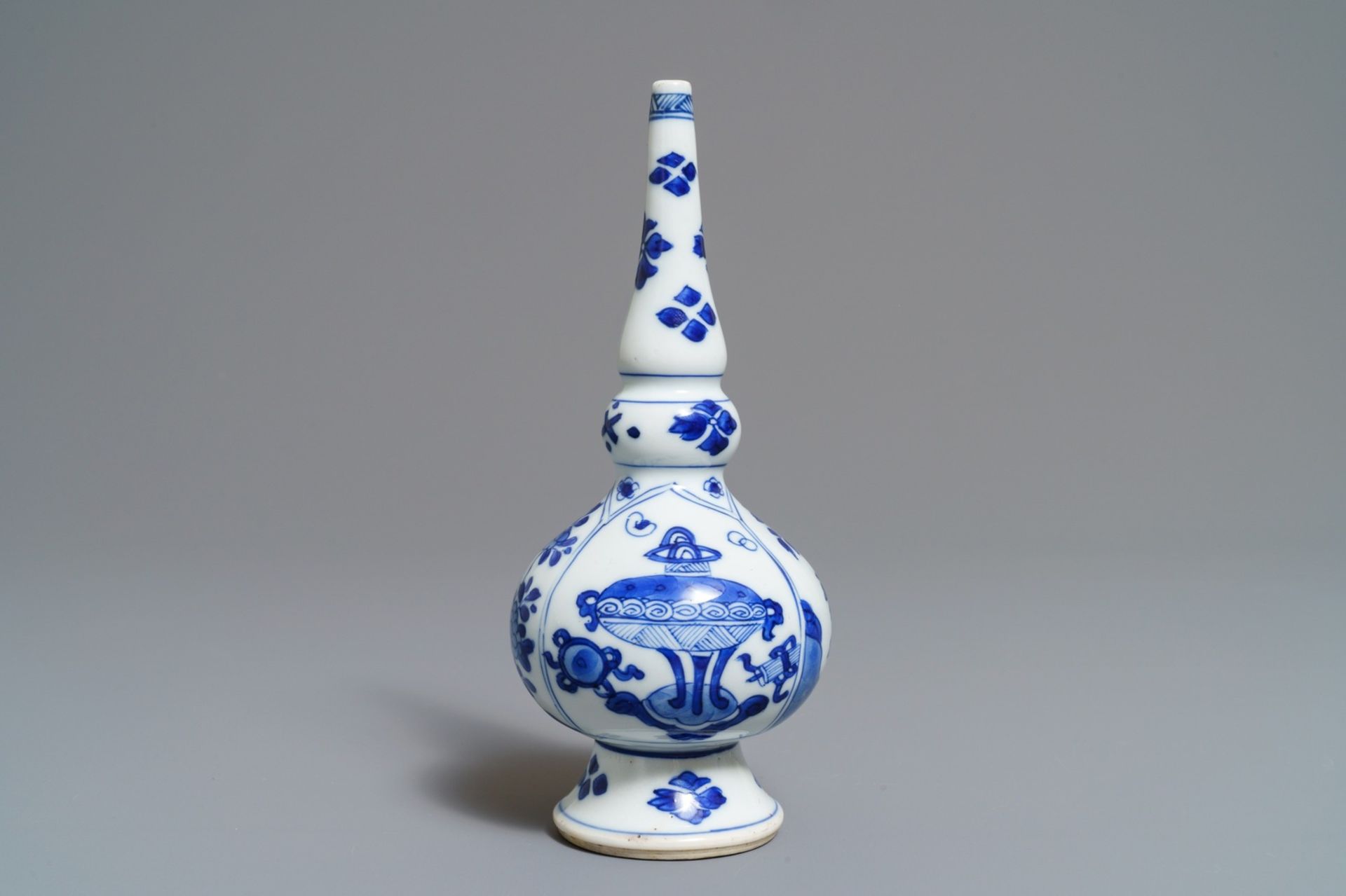 A Chinese blue and white Islamic market sprinkler, Kangxi - Image 3 of 6