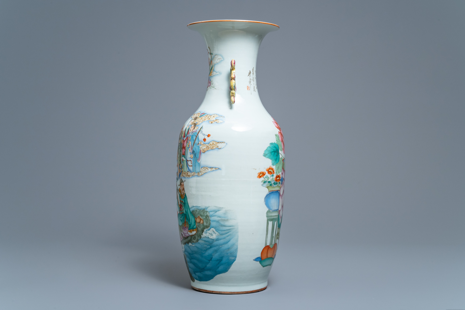A Chinese famille rose two-sided design vase, 19/20th C. - Image 4 of 6