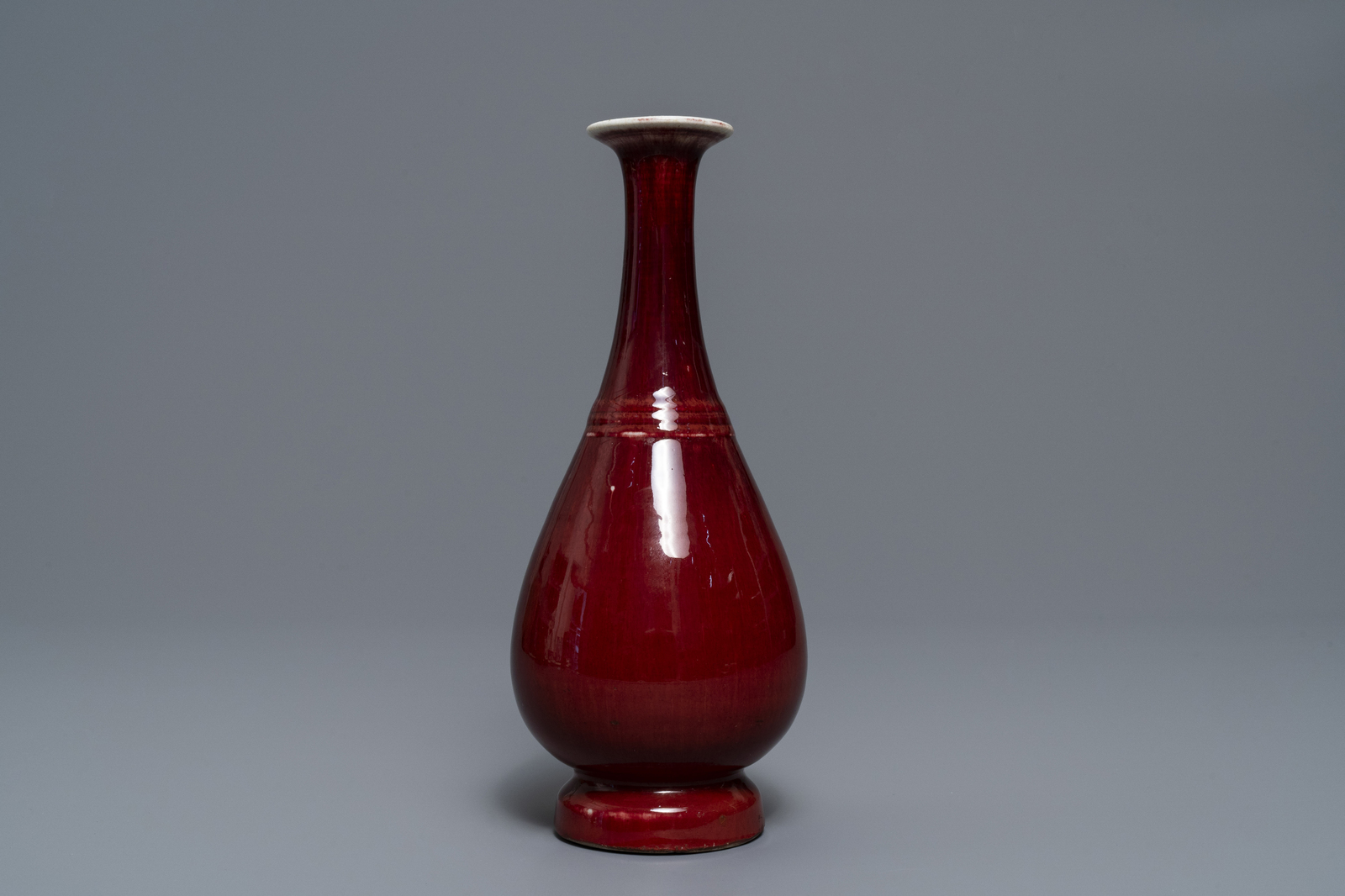 A Chinese pear-shaped 'langyao' vase, 19th C. - Image 5 of 7