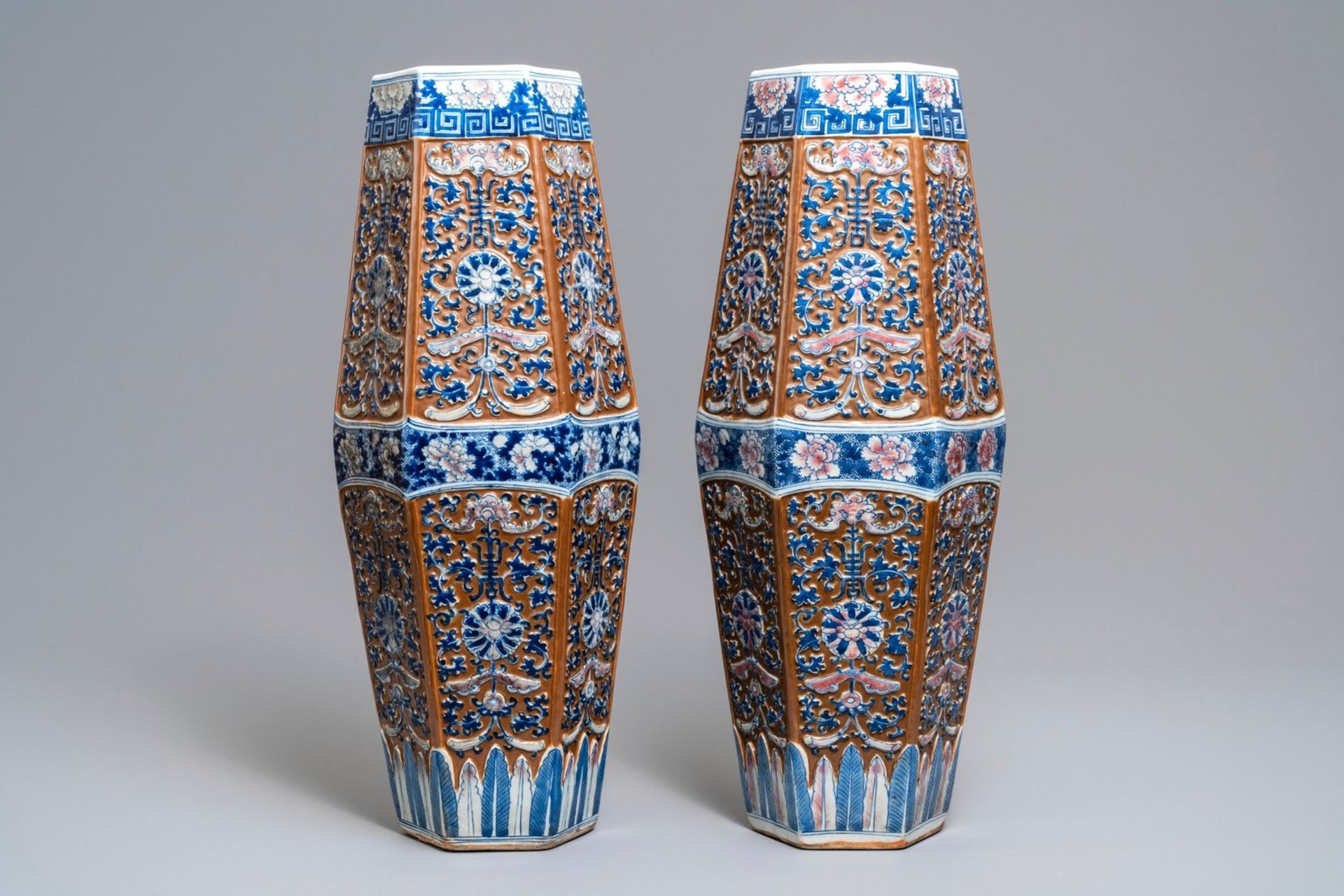 A pair of rare Chinese hexagonal brown-ground blue, white and iron red vases, 19th C. - Image 2 of 9