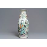 A large Chinese qianjiang cai vase with two ladies, 19/20th C.