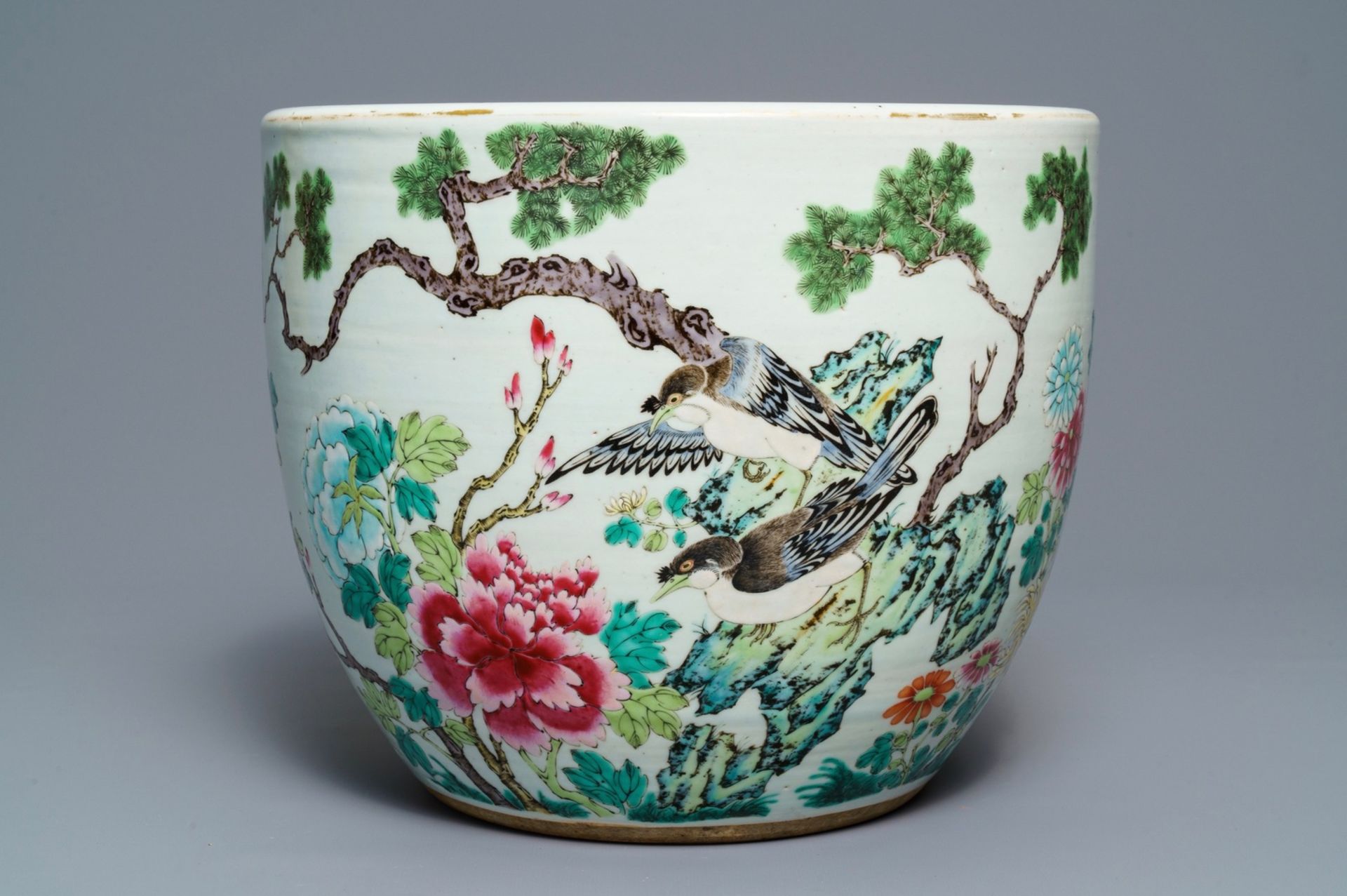 A Chinese famille rose jardinire with birds among flowers, 19th C. - Image 2 of 7