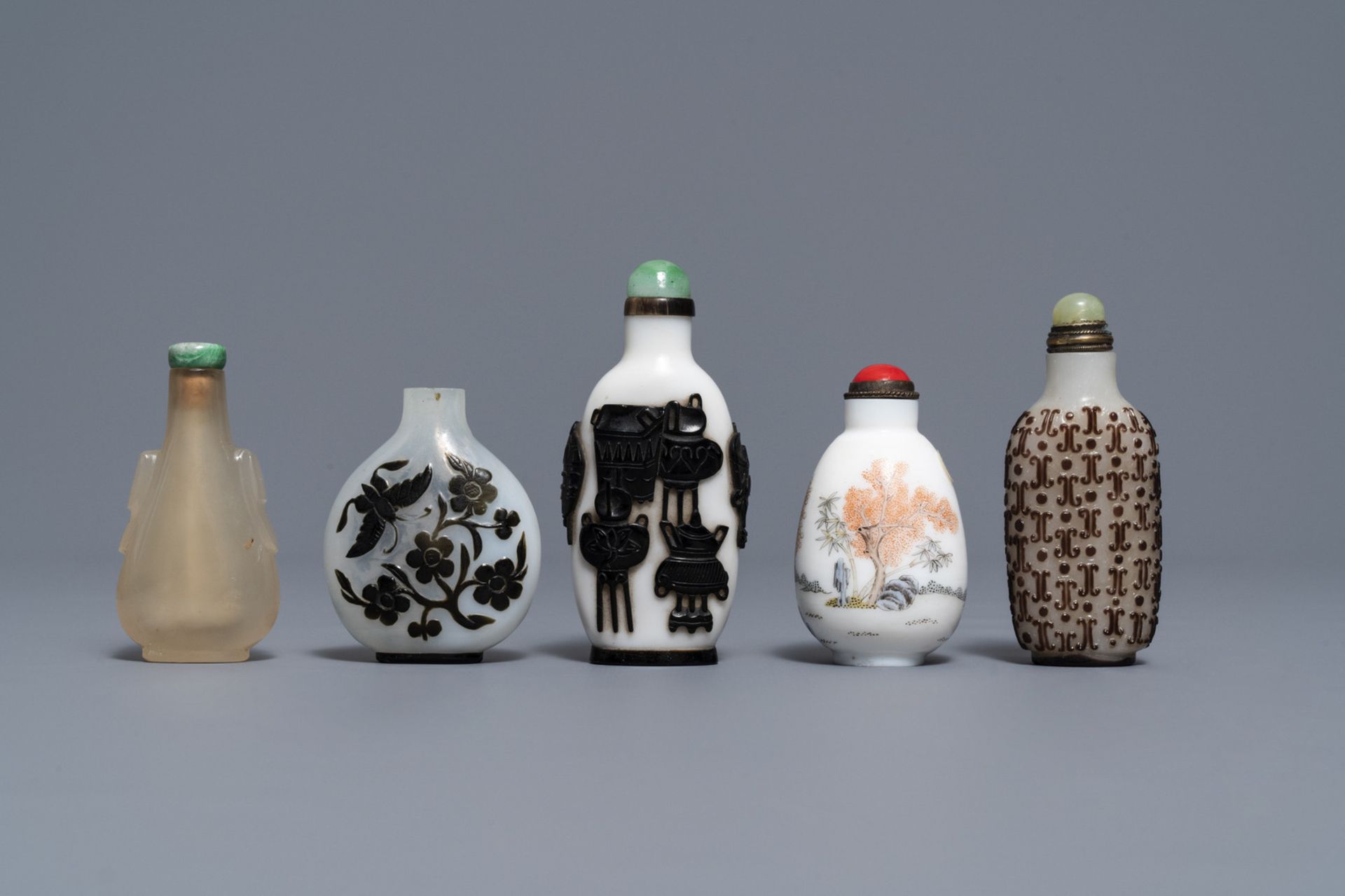 Twelve various Chinese snuff bottles, 20th C. - Image 3 of 13