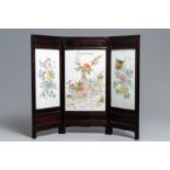 A Chinese threefold table screen with qianjiang cai plaques, 19/20th C.