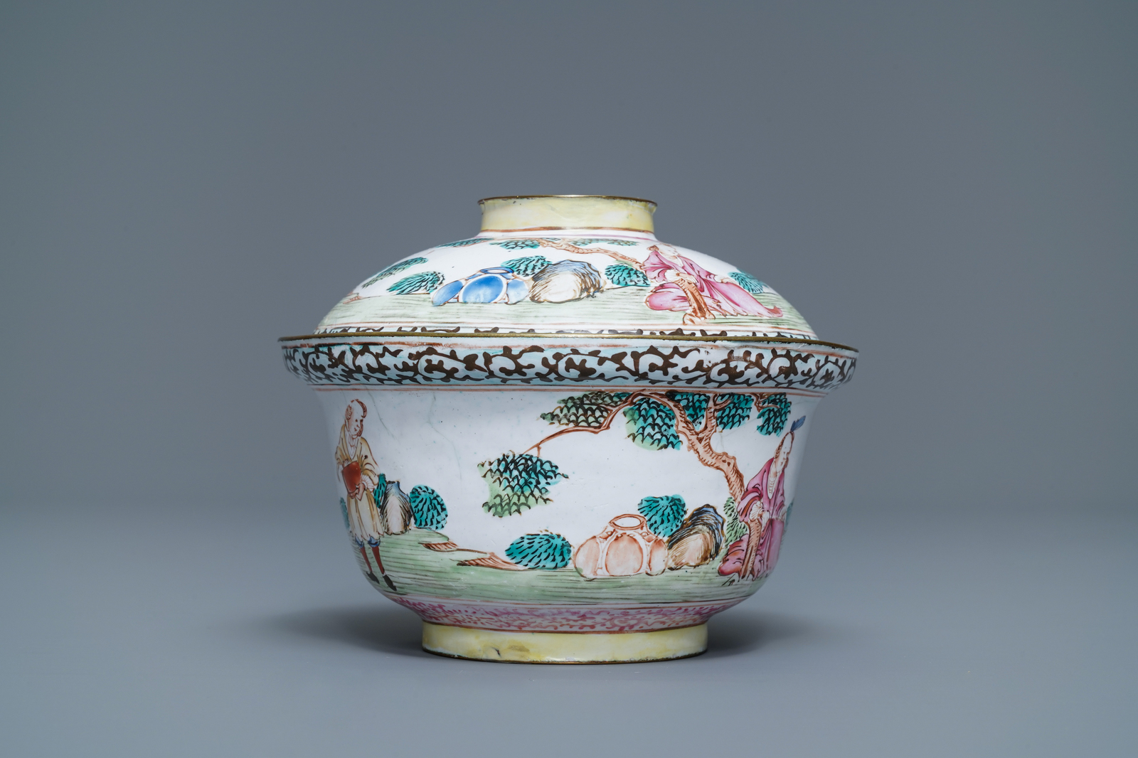A Chinese Canton enamel 'Europeans' bowl and cover, Qianlong - Image 2 of 7