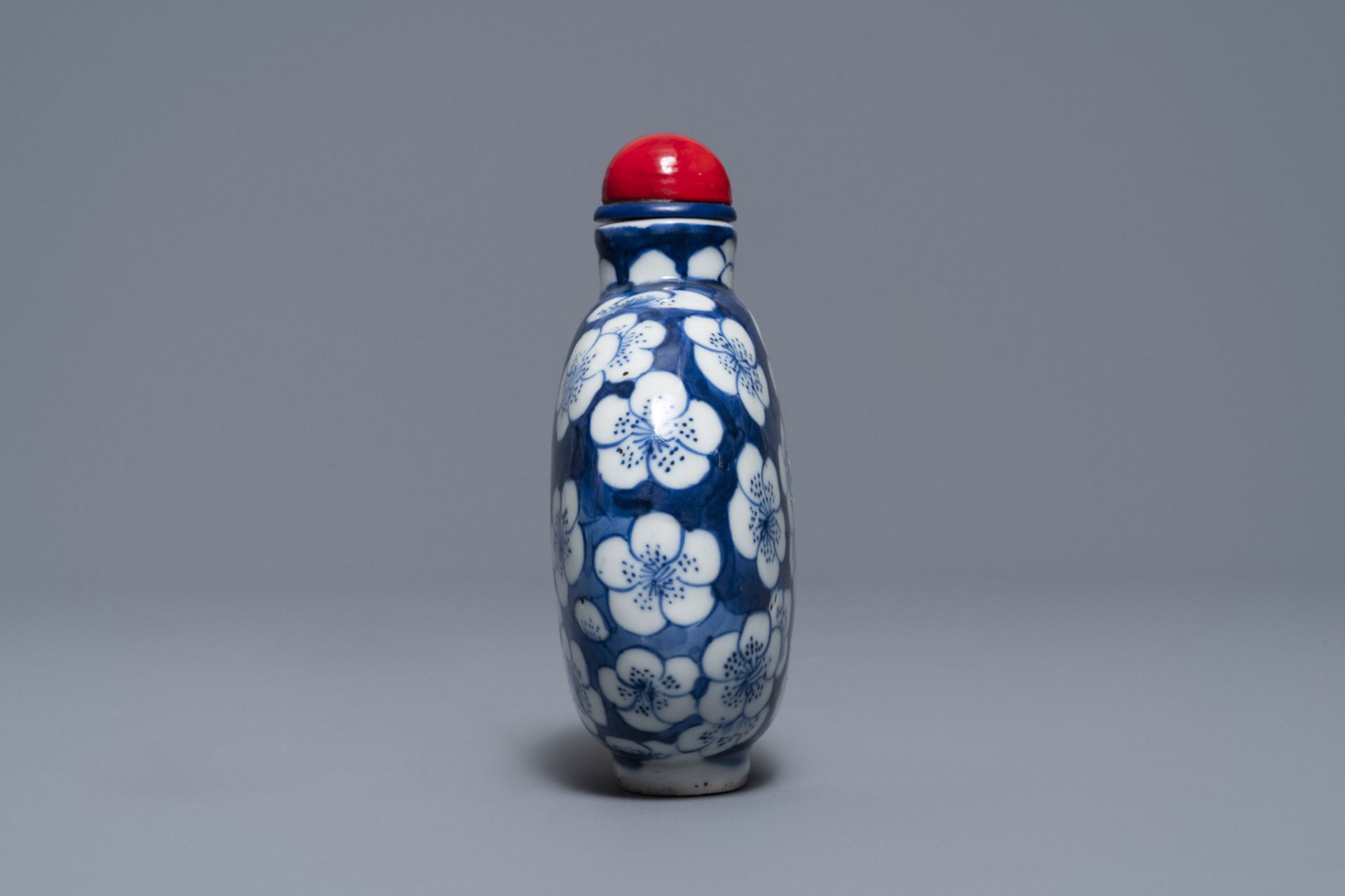 A Chinese turquoise glazed model of a toad, a cat & a blue and white snuff bottle, Kangxi & 19th C. - Image 17 of 19