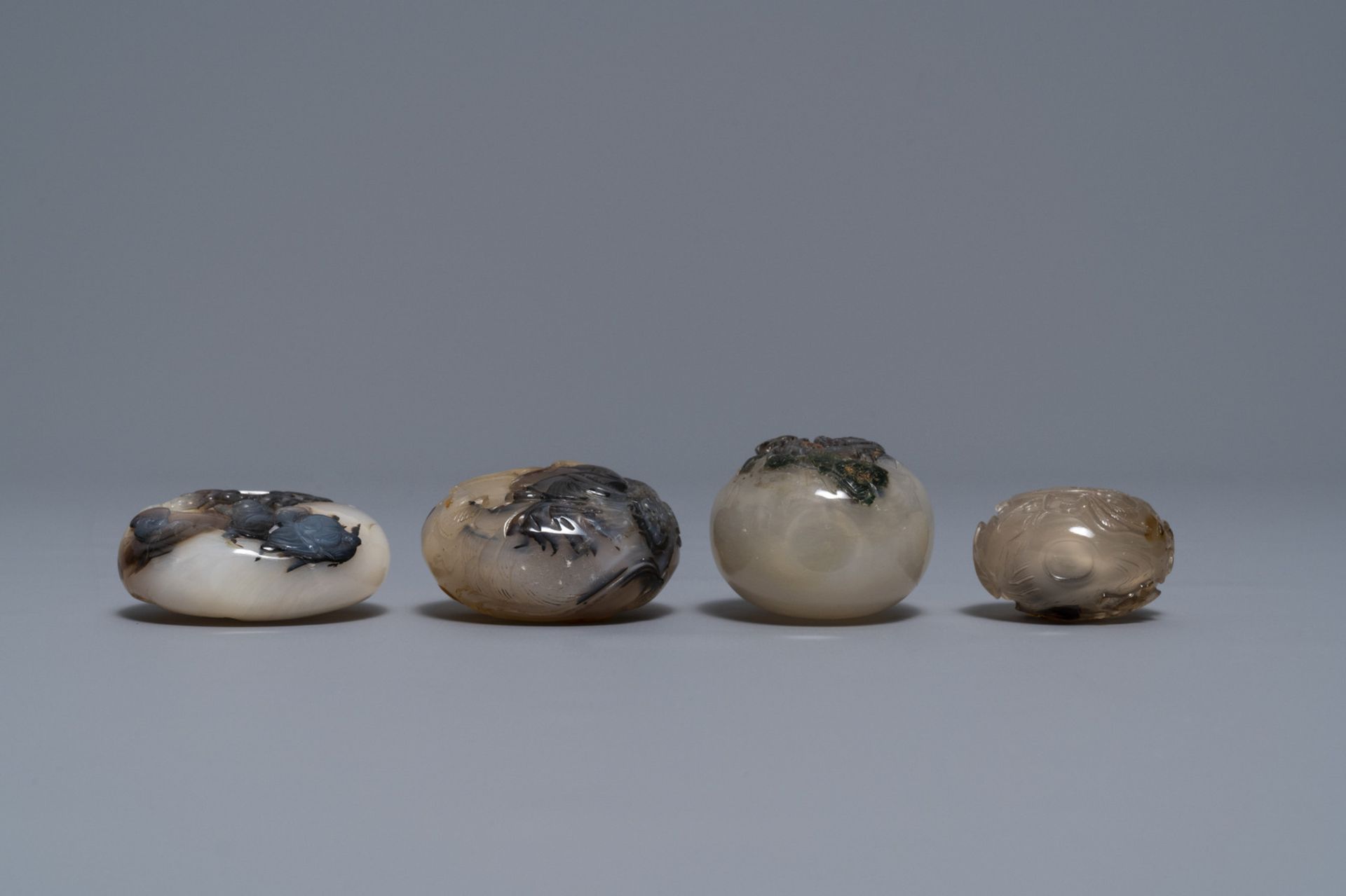 Eight Chinese carved shadow agate snuff bottles, 19/20th C. - Image 9 of 9