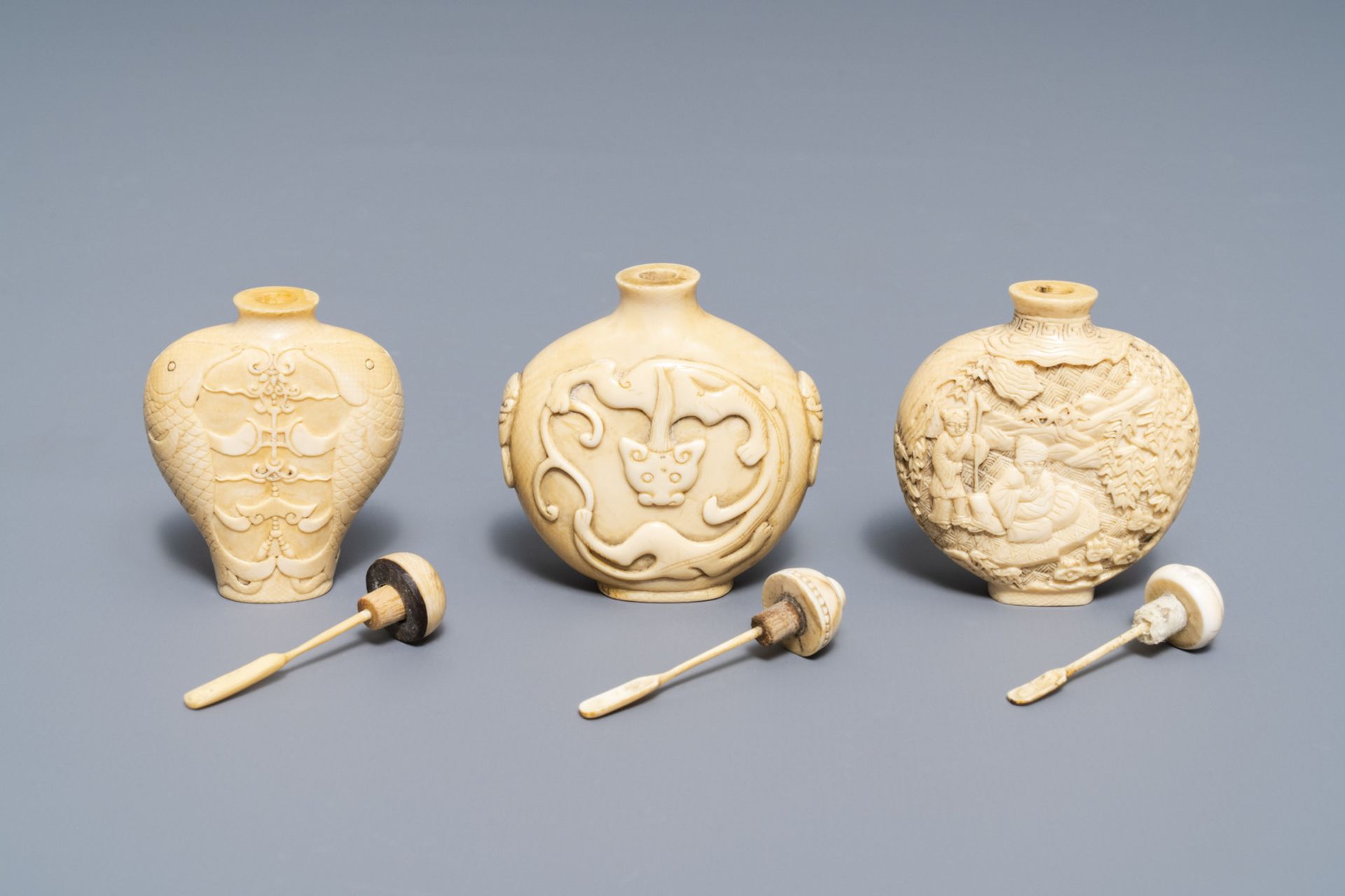Three Chinese carved ivory snuff bottles, 19th C. - Image 7 of 7