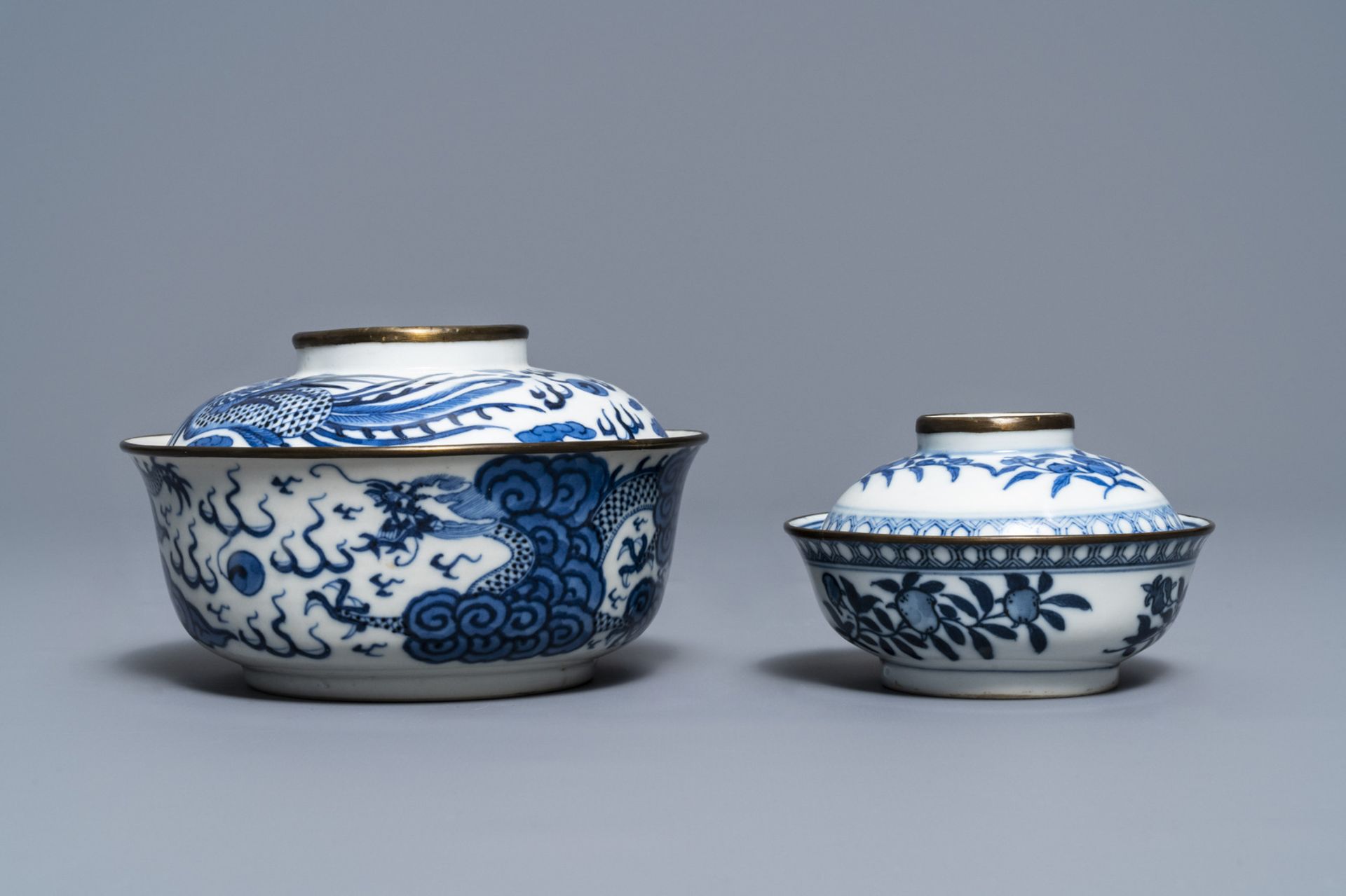 Two Chinese blue and white 'Bleu de Hue' covered bowls for the Vietnamese market, 19th C. - Image 4 of 9