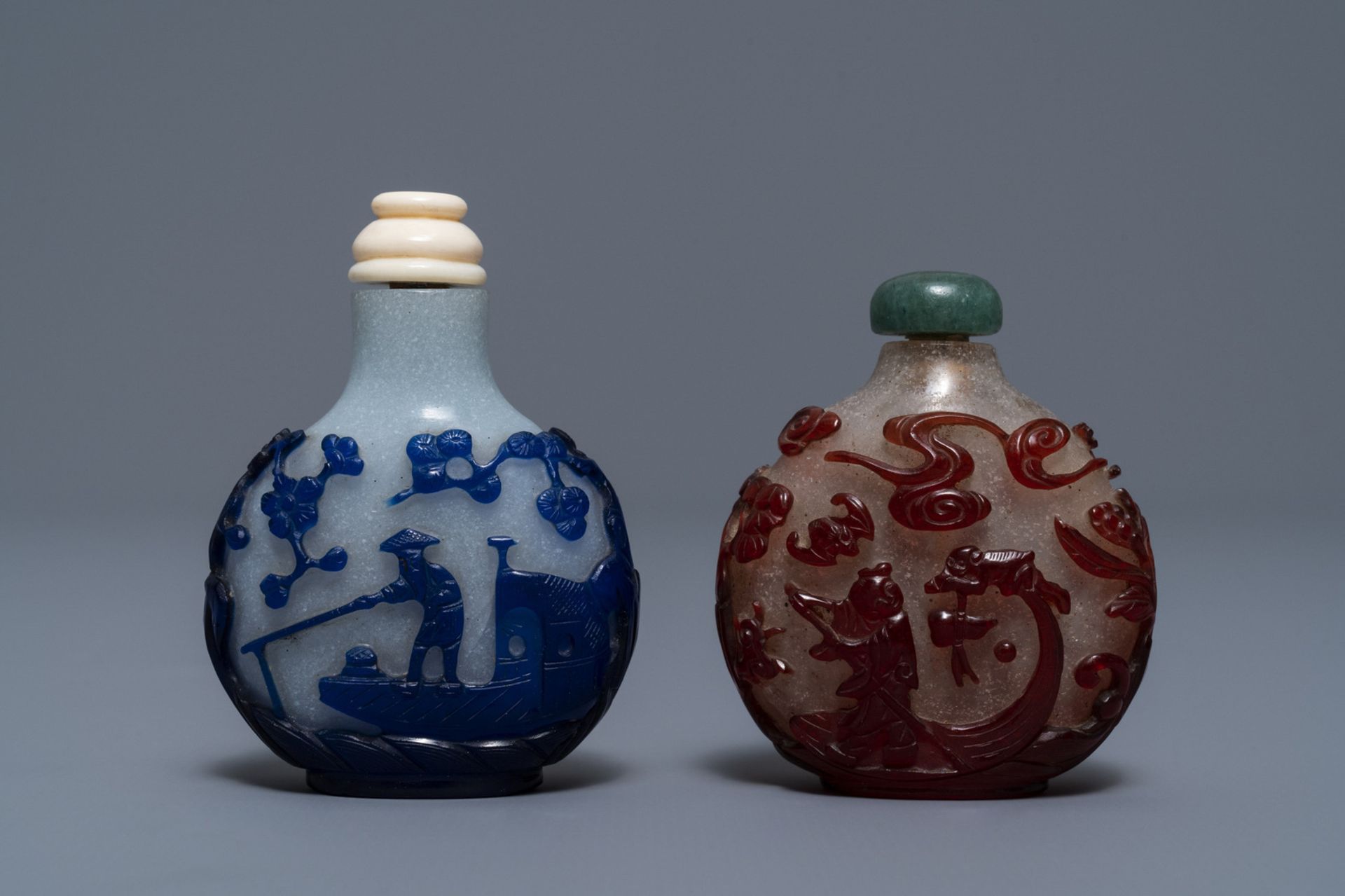 Two Chinese overlay red and blue snowflake glass snuff bottles, 19th C. - Image 2 of 4