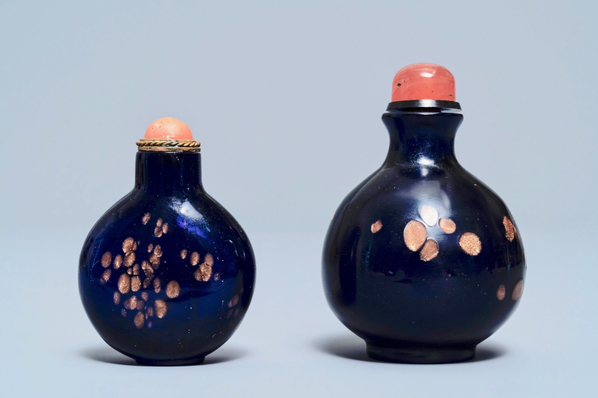 Two Chinese sapphire-blue aventurine-glass snuff bottles, 18/19th C. - Image 2 of 4