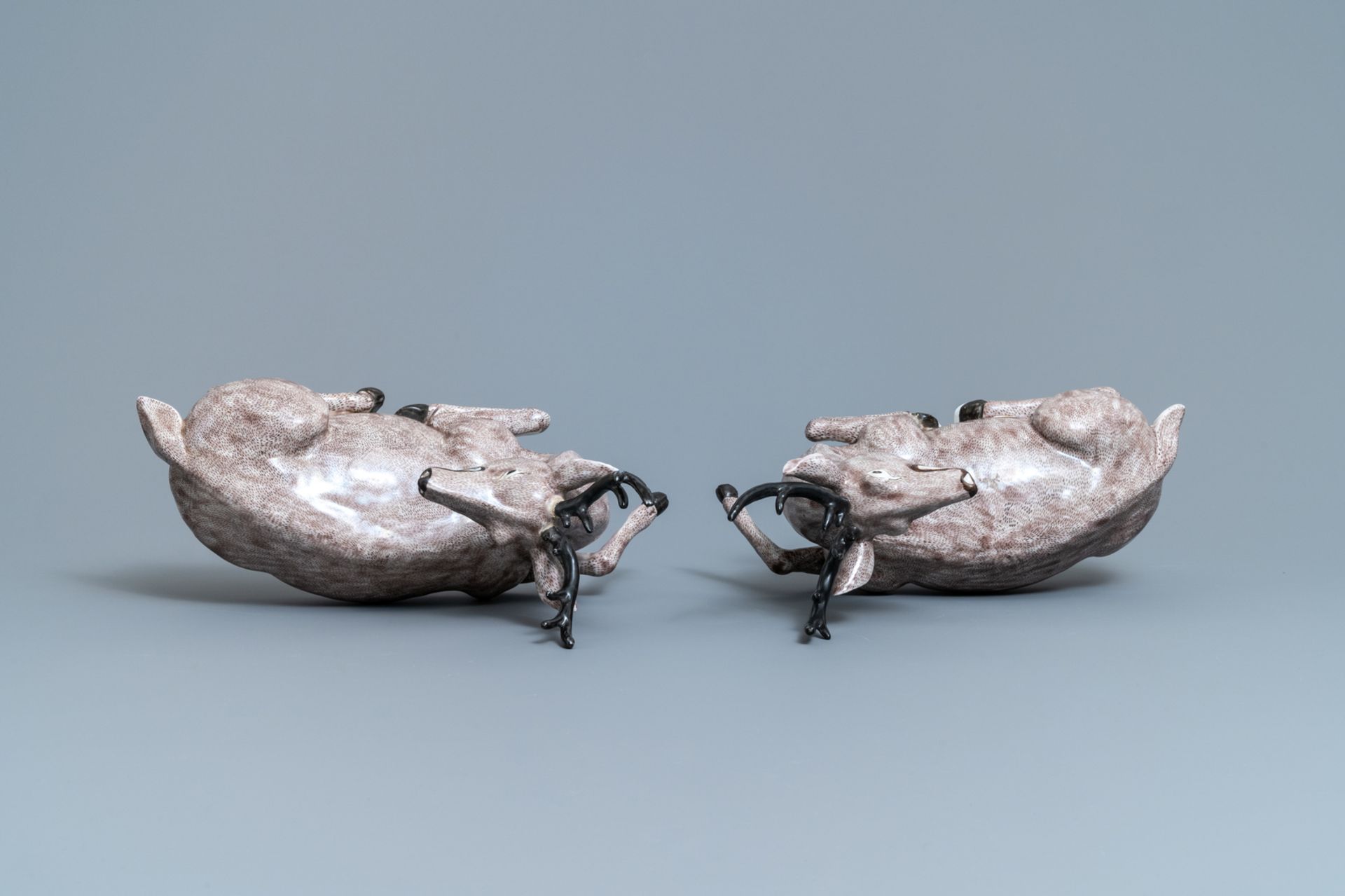 A pair of large Chinese aubergine-glazed models of recumbent deer, 18/19th C. - Image 7 of 7