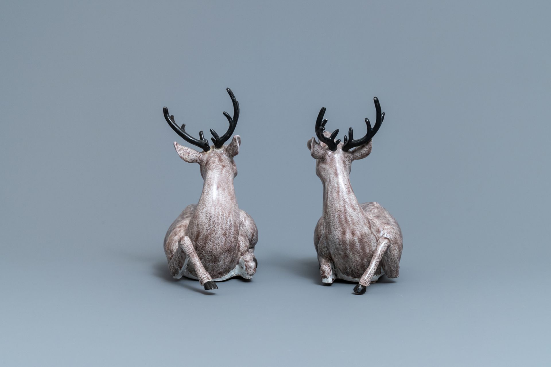 A pair of large Chinese aubergine-glazed models of recumbent deer, 18/19th C. - Image 3 of 7