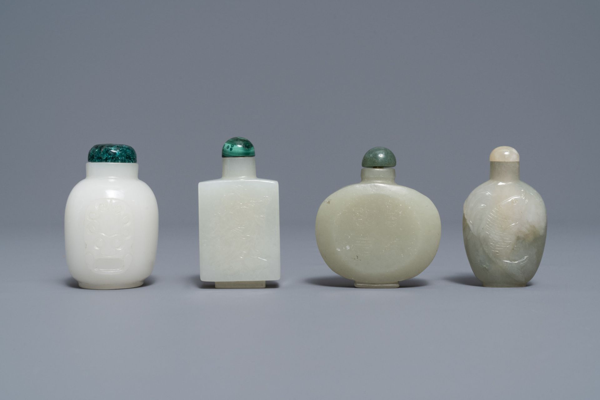 Four Chinese white and celadon jade snuff bottles, 19/20th C. - Image 2 of 4