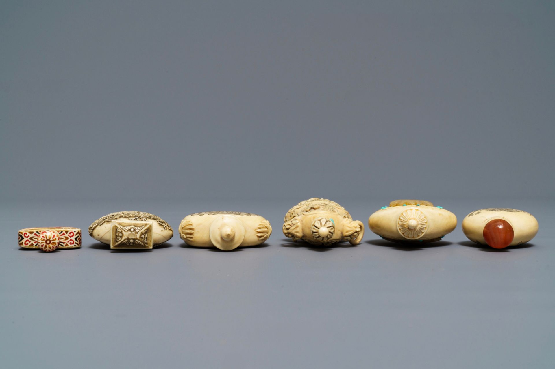 Six Chinese carved ivory snuff bottles, 19/20th C. - Image 7 of 7