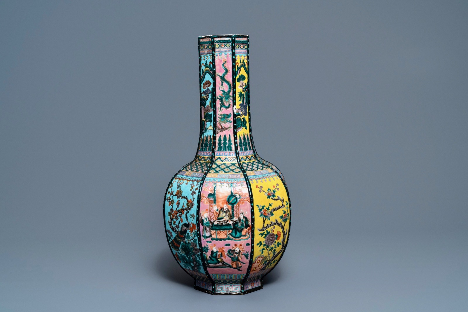 An octagonal Chinese famille rose bottle vase, 19th C. - Image 3 of 6