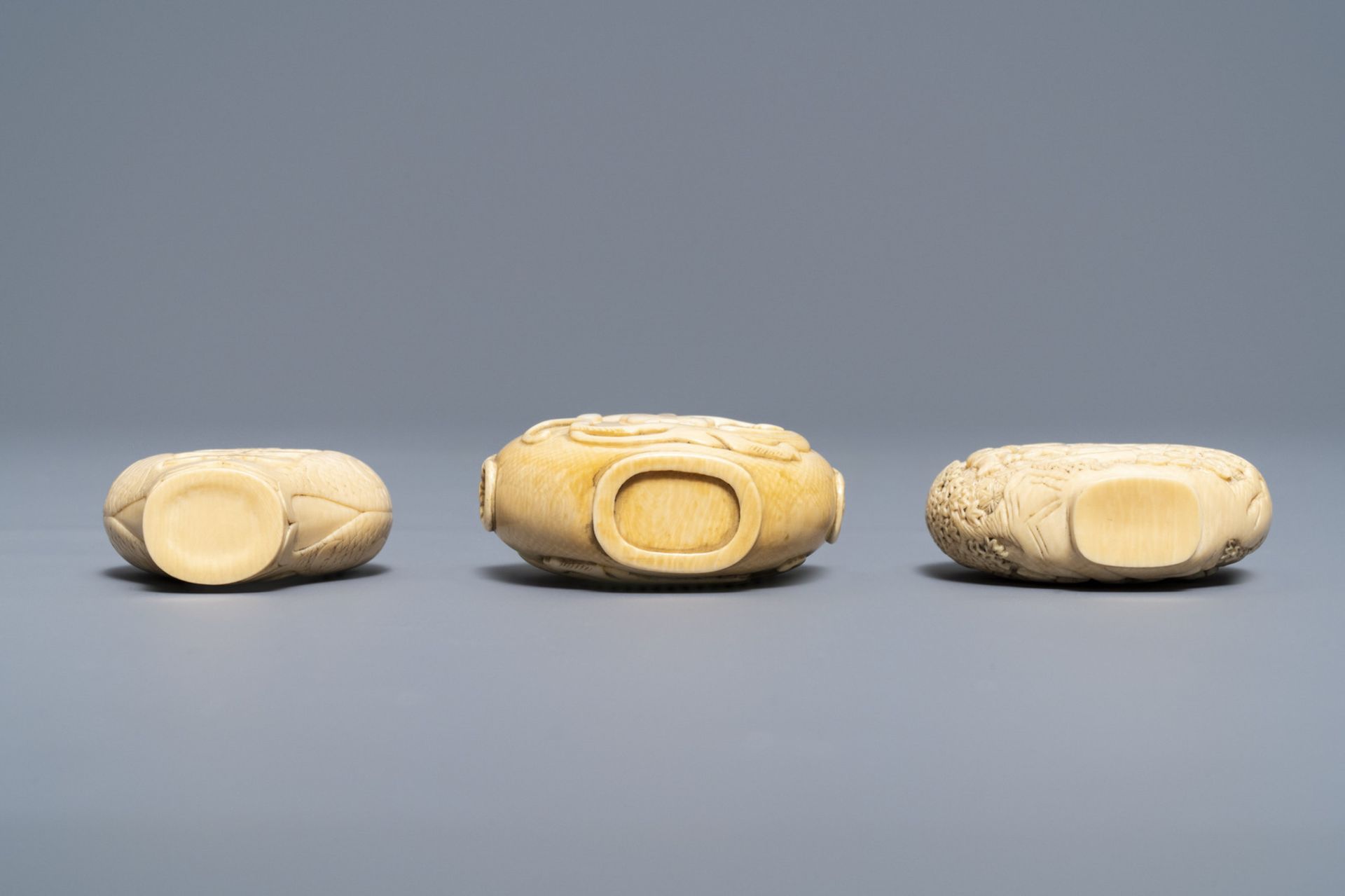 Three Chinese carved ivory snuff bottles, 19th C. - Image 6 of 7