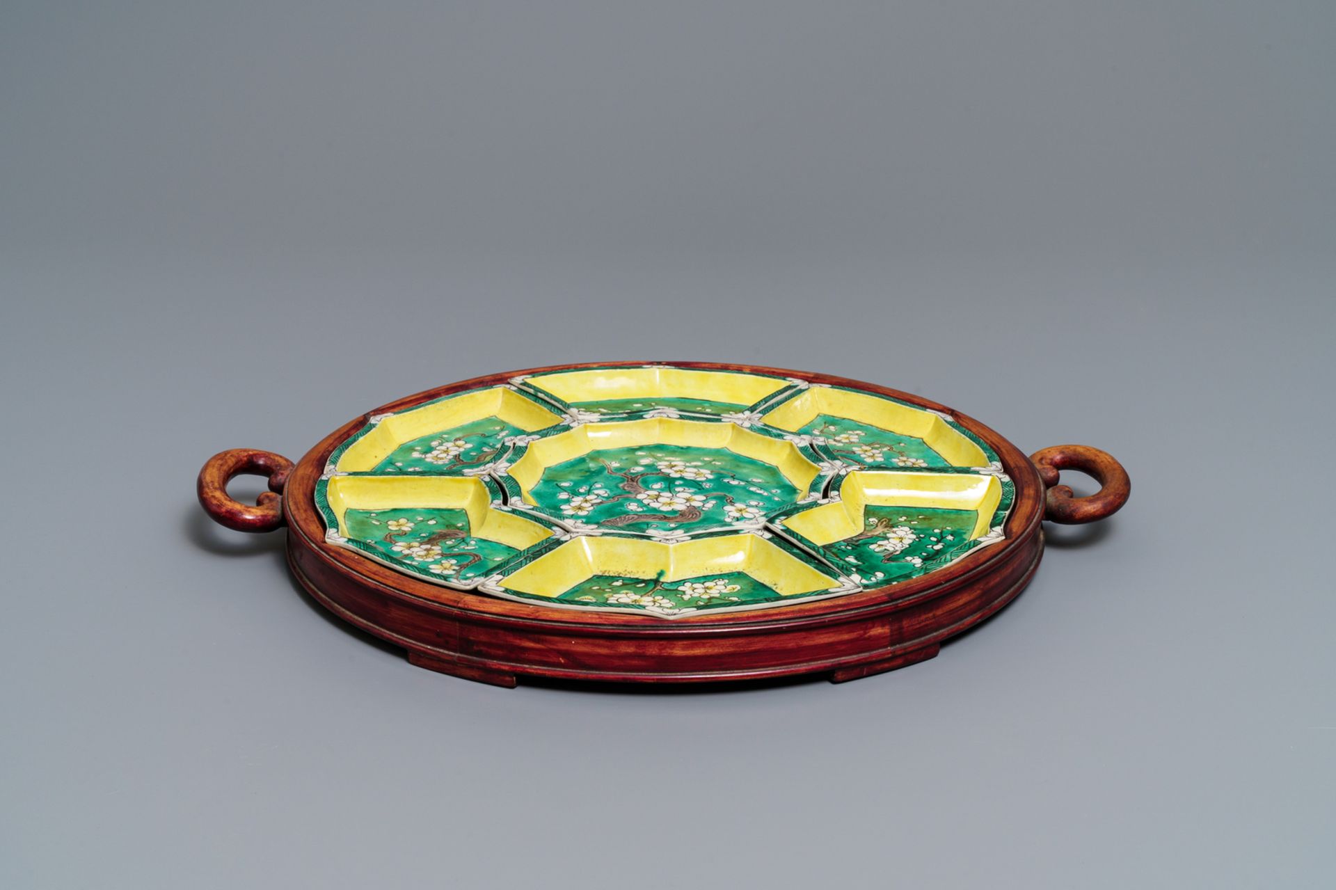 A Chinese verte biscuit sweetmeat set on wooden tray, Kangxi - Image 7 of 7