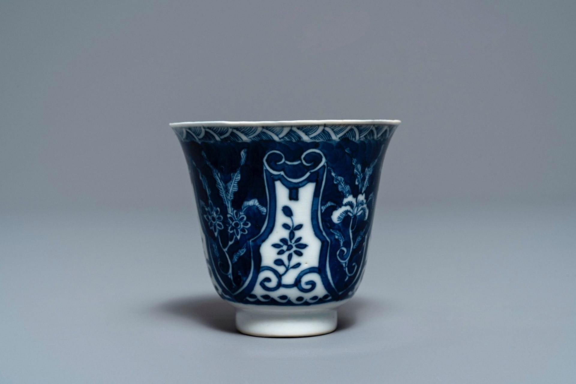 Twelve Chinese blue and white cups and saucers, 19th C. - Image 4 of 9