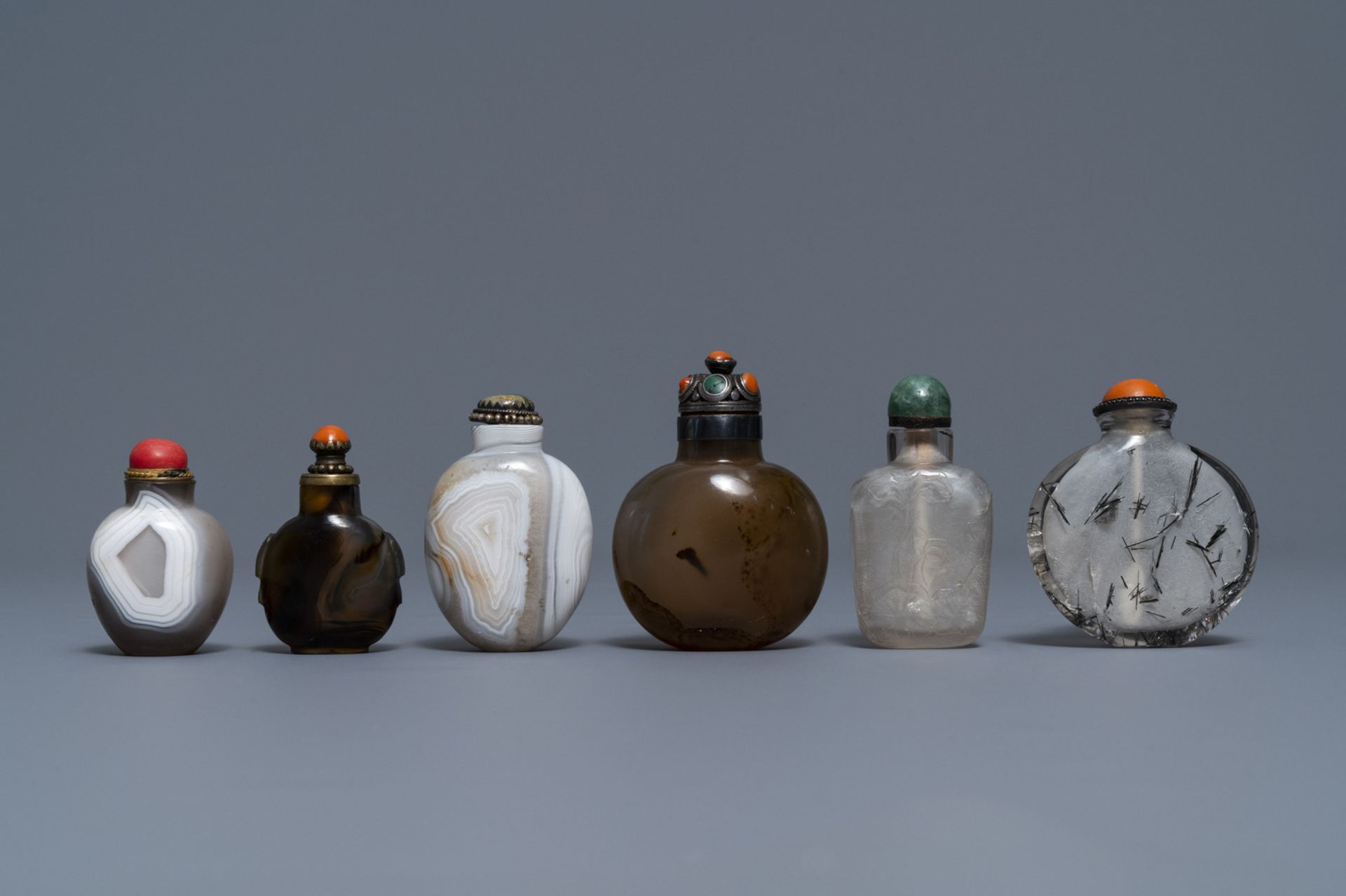 Six Chinese needle quartz and agate snuff bottles, 19/20th C. - Image 2 of 4