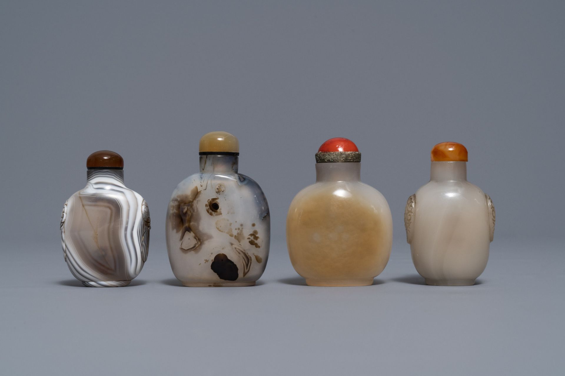 Eight Chinese agate snuff bottles, 19/20th C. - Image 2 of 9