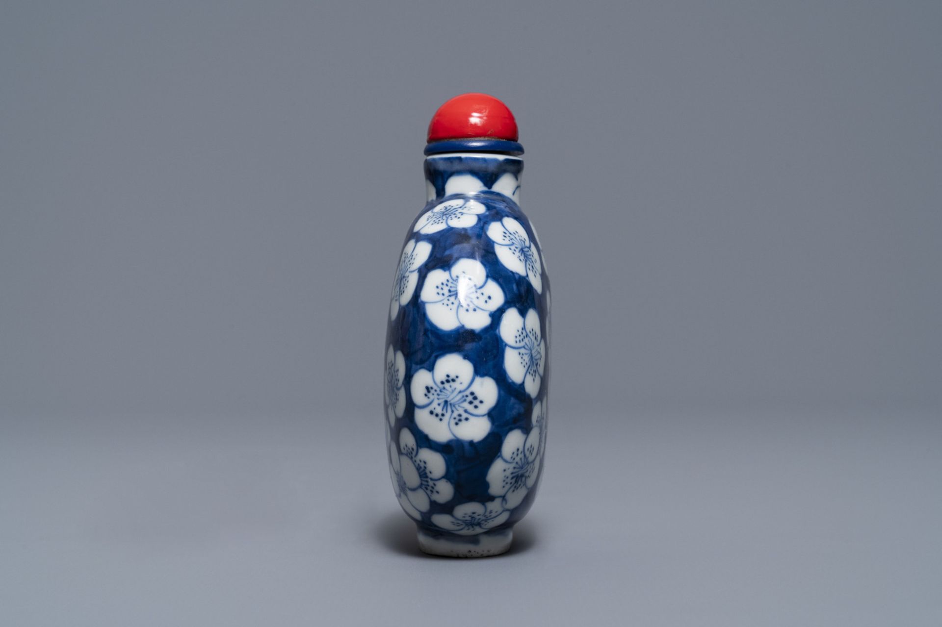 A Chinese turquoise glazed model of a toad, a cat & a blue and white snuff bottle, Kangxi & 19th C. - Image 16 of 19