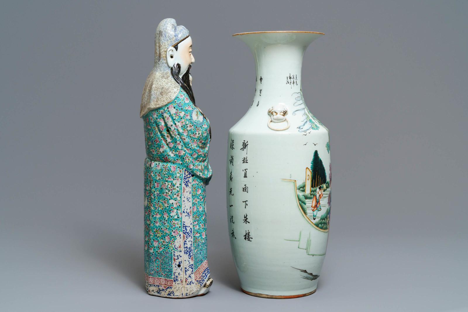 A Chinese famille rose vase and a figure of Fu Xing, 19th C. - Image 2 of 6