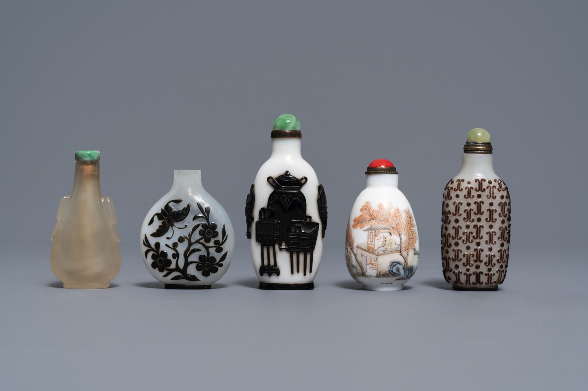 Twelve various Chinese snuff bottles, 20th C. - Image 2 of 13