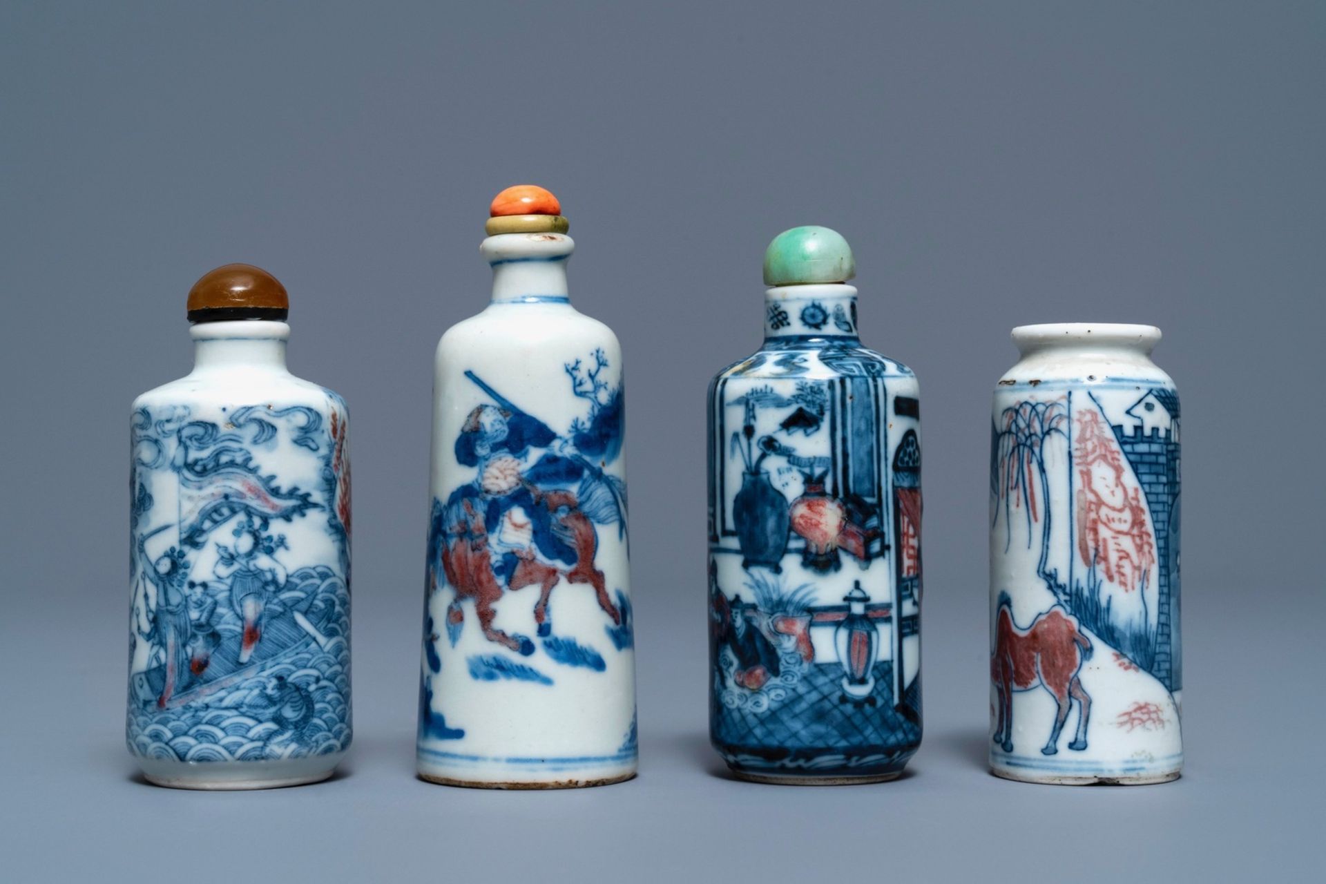 Four Chinese blue, white and underglaze red snuff bottles, 18/19th C. - Image 2 of 4