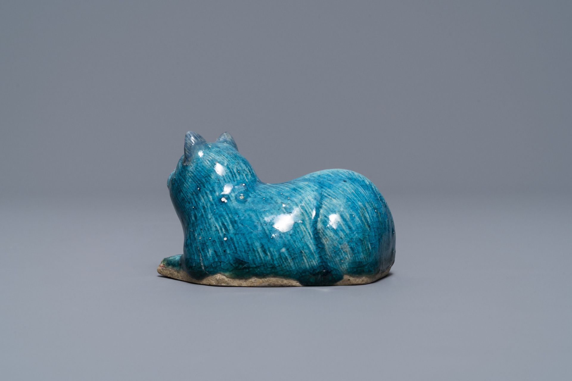 A Chinese turquoise glazed model of a toad, a cat & a blue and white snuff bottle, Kangxi & 19th C. - Image 11 of 19