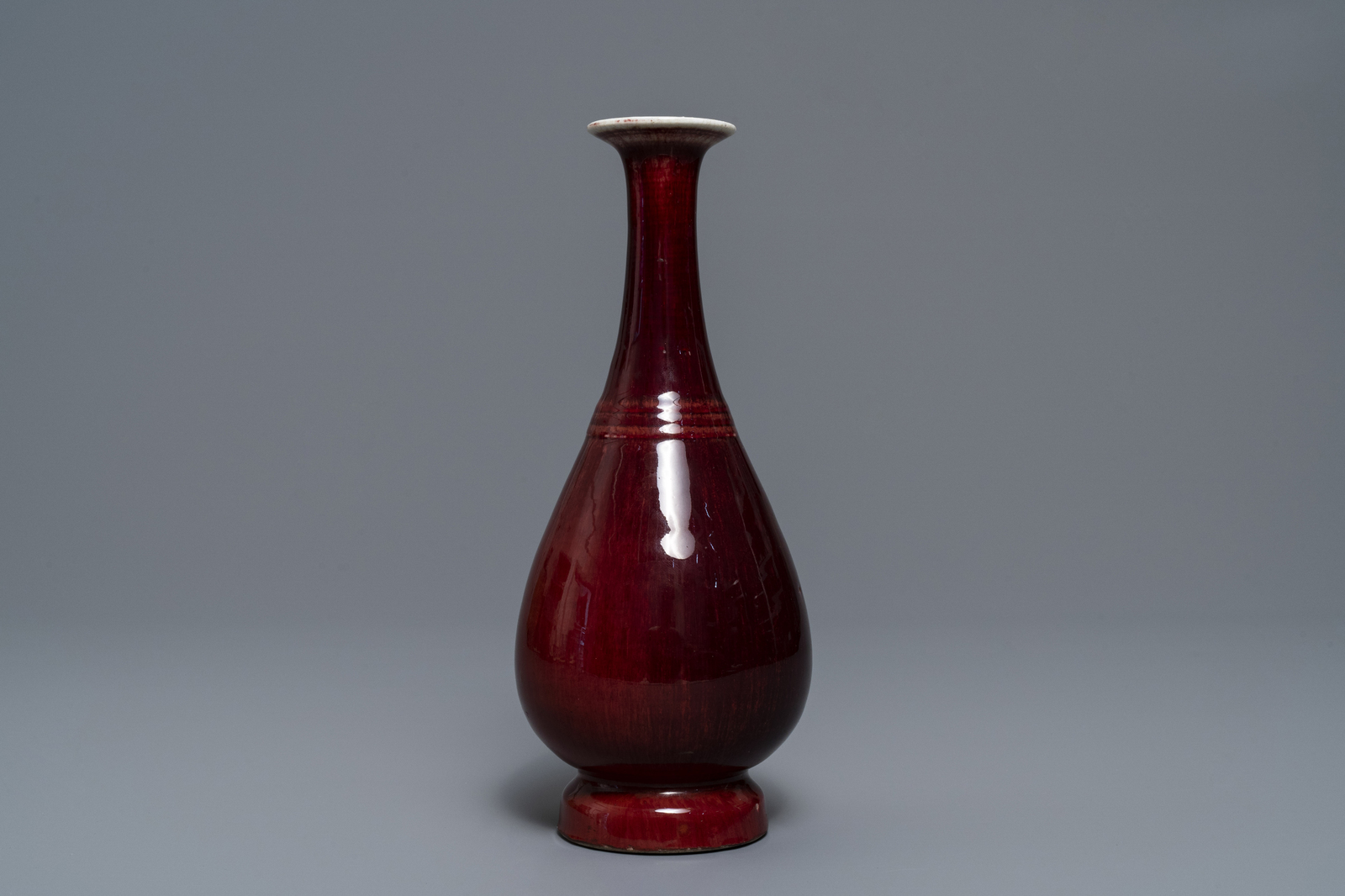 A Chinese pear-shaped 'langyao' vase, 19th C. - Image 4 of 7