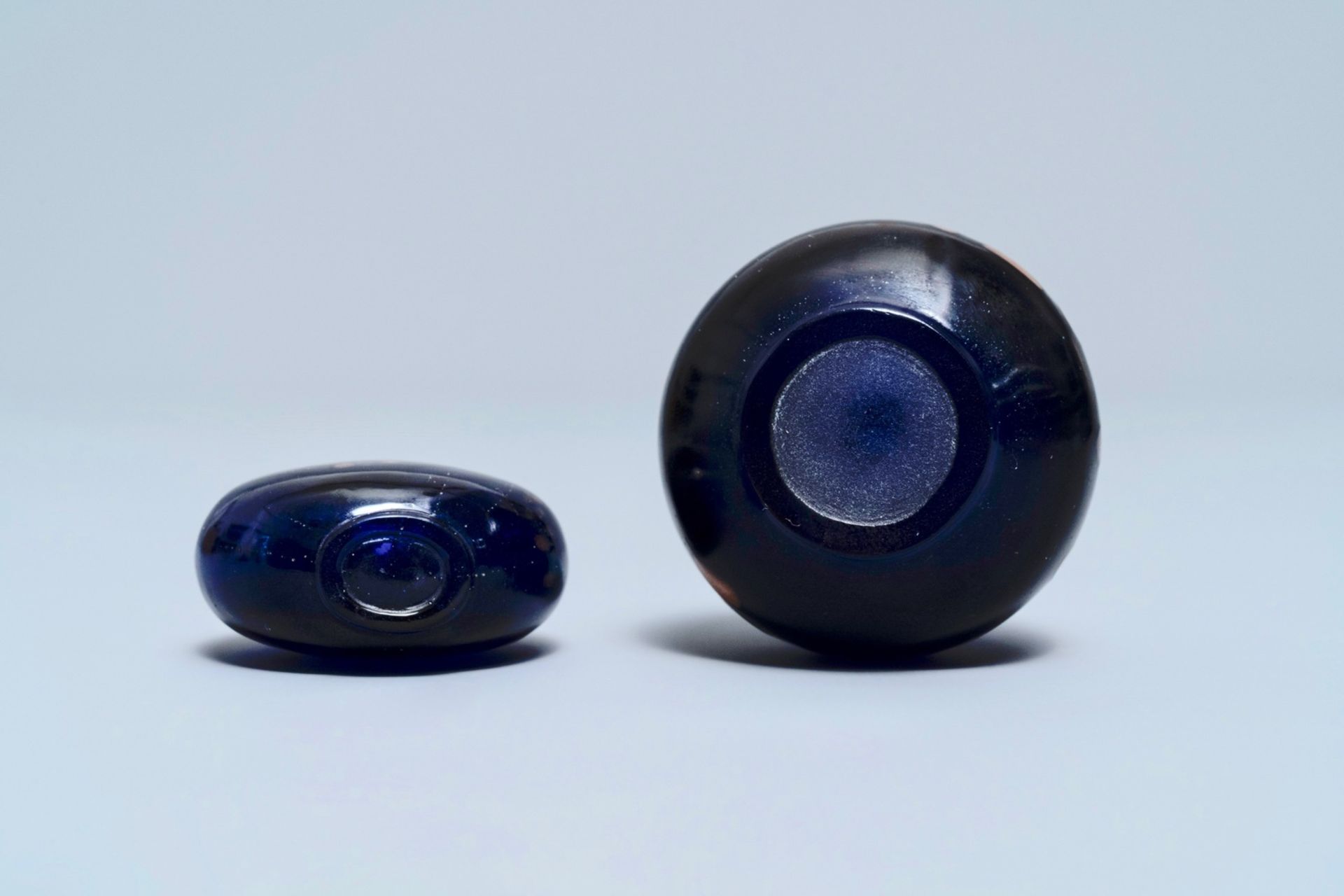 Two Chinese sapphire-blue aventurine-glass snuff bottles, 18/19th C. - Image 4 of 4