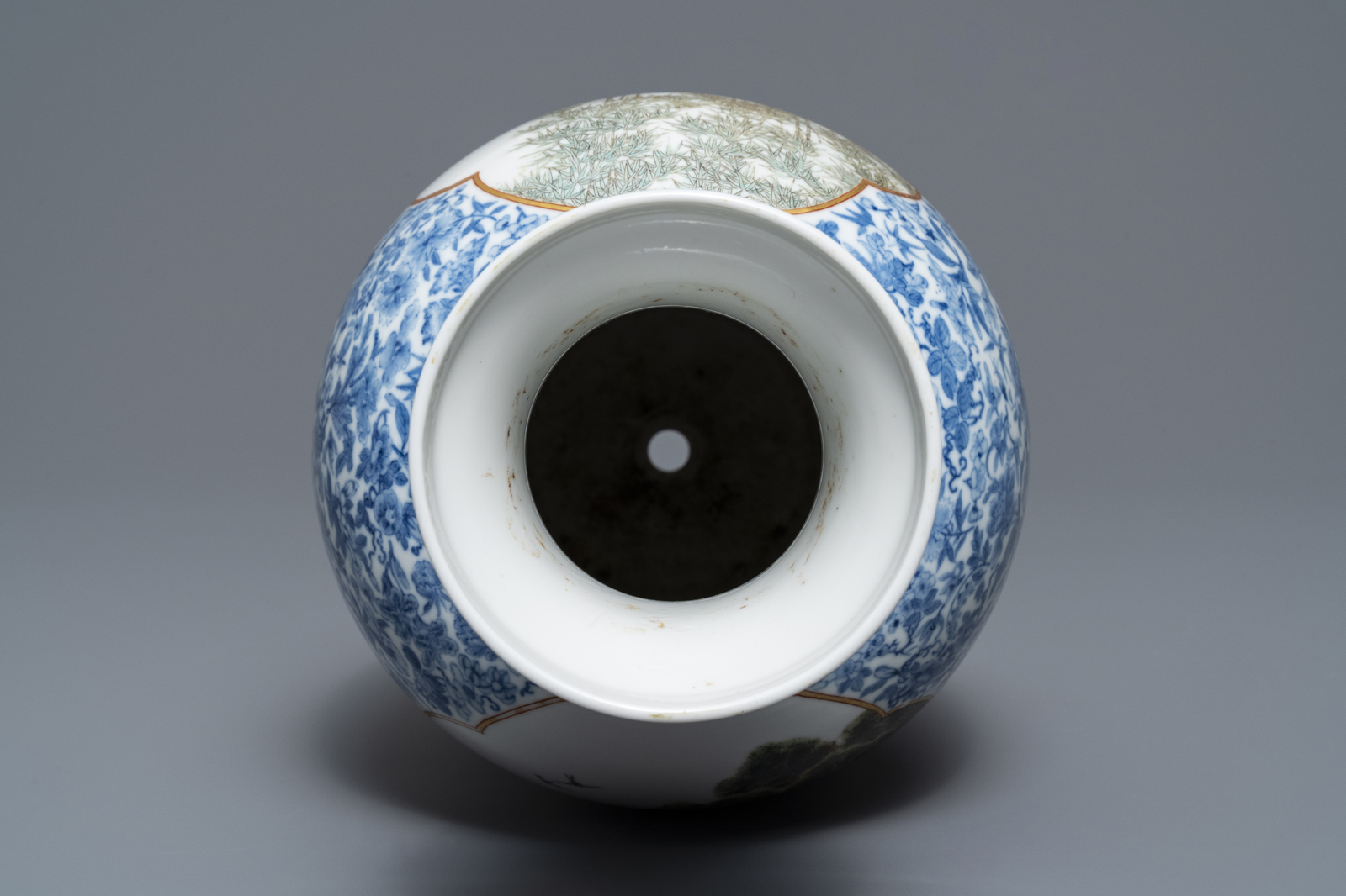 A Chinese famille rose vase, Qianlong mark, Republic, 20th C. - Image 5 of 6