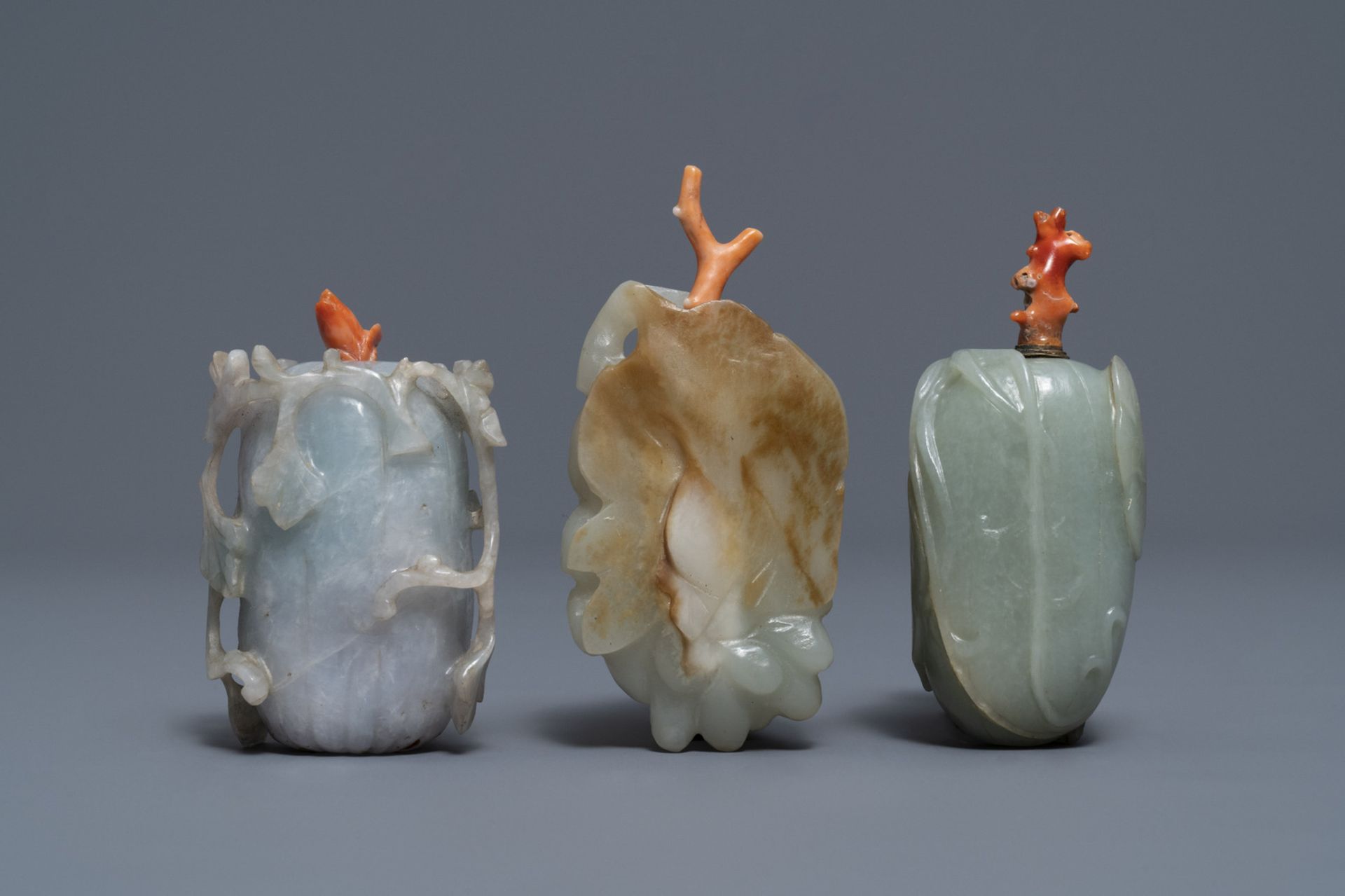 Three Chinese jade snuff bottles with coral stoppers, 19/20th C. - Image 2 of 4