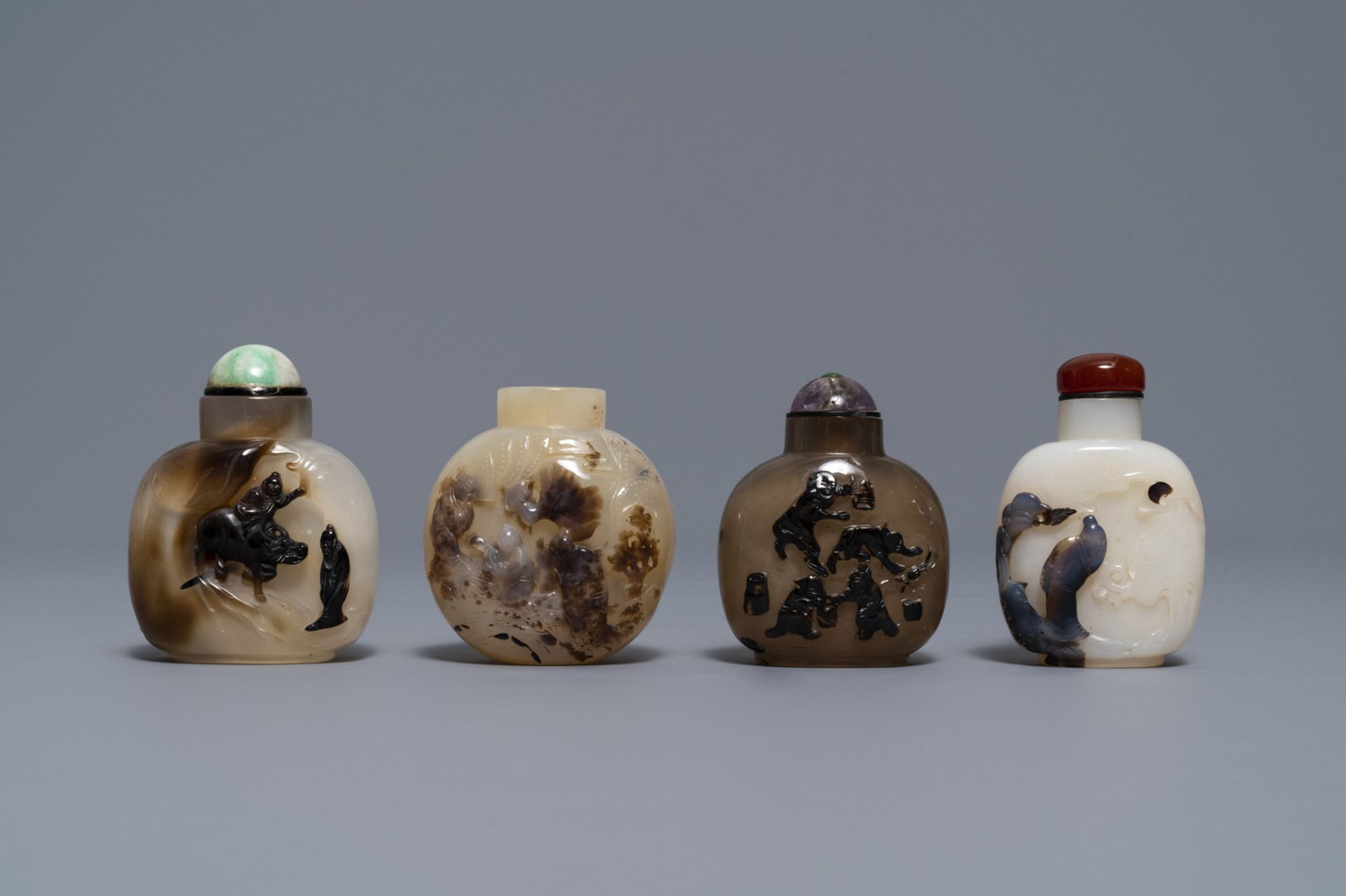 Eight Chinese carved shadow agate snuff bottles, 19/20th C. - Image 2 of 9