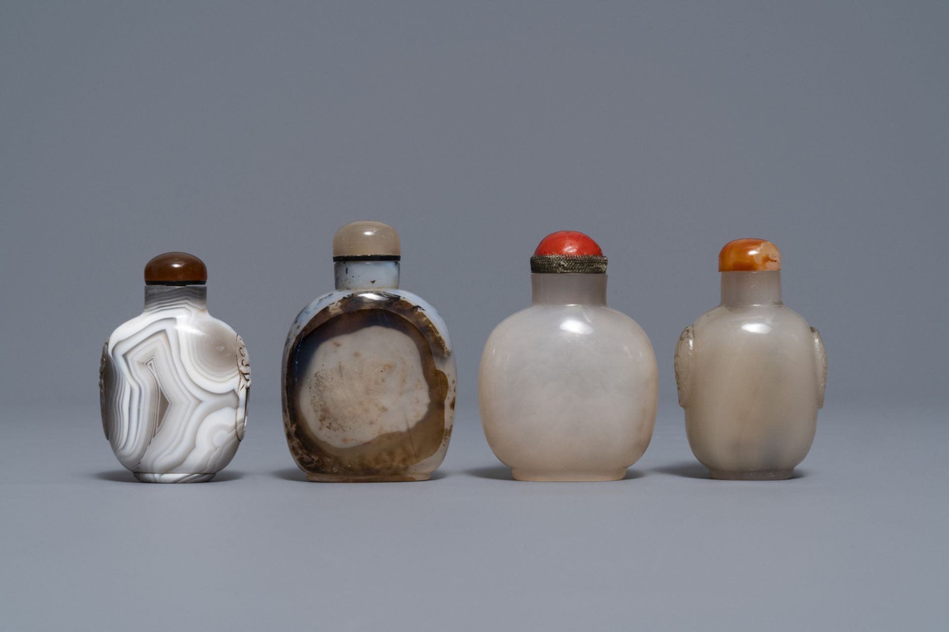 Eight Chinese agate snuff bottles, 19/20th C. - Image 3 of 9