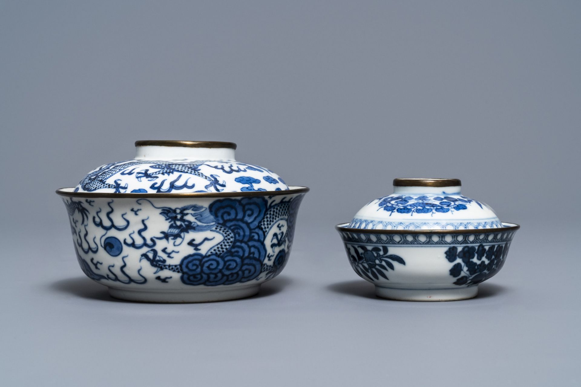 Two Chinese blue and white 'Bleu de Hue' covered bowls for the Vietnamese market, 19th C. - Image 2 of 9