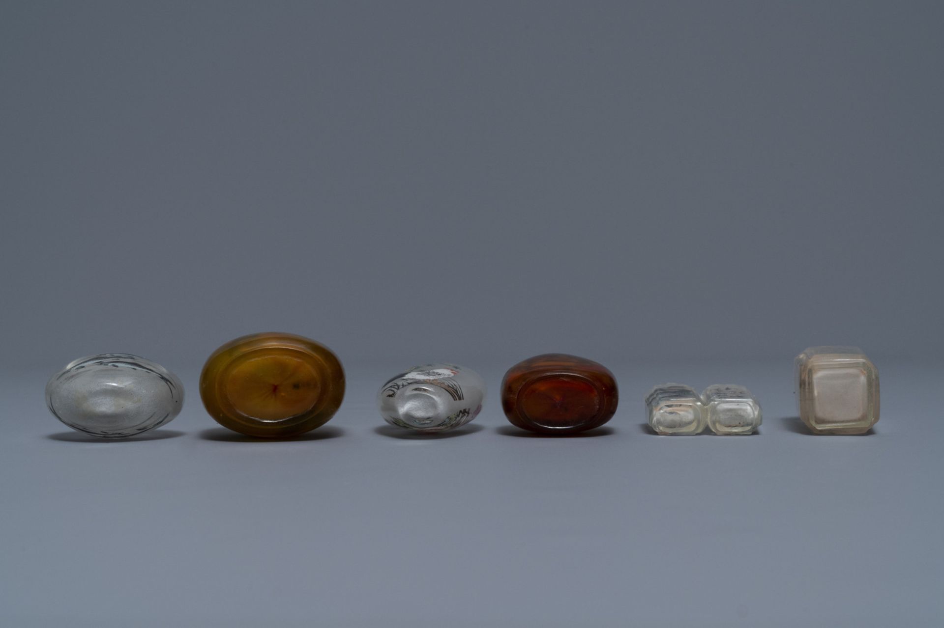 Six Chinese reverse-painted glass snuff bottles, 19/20th C. - Image 4 of 4