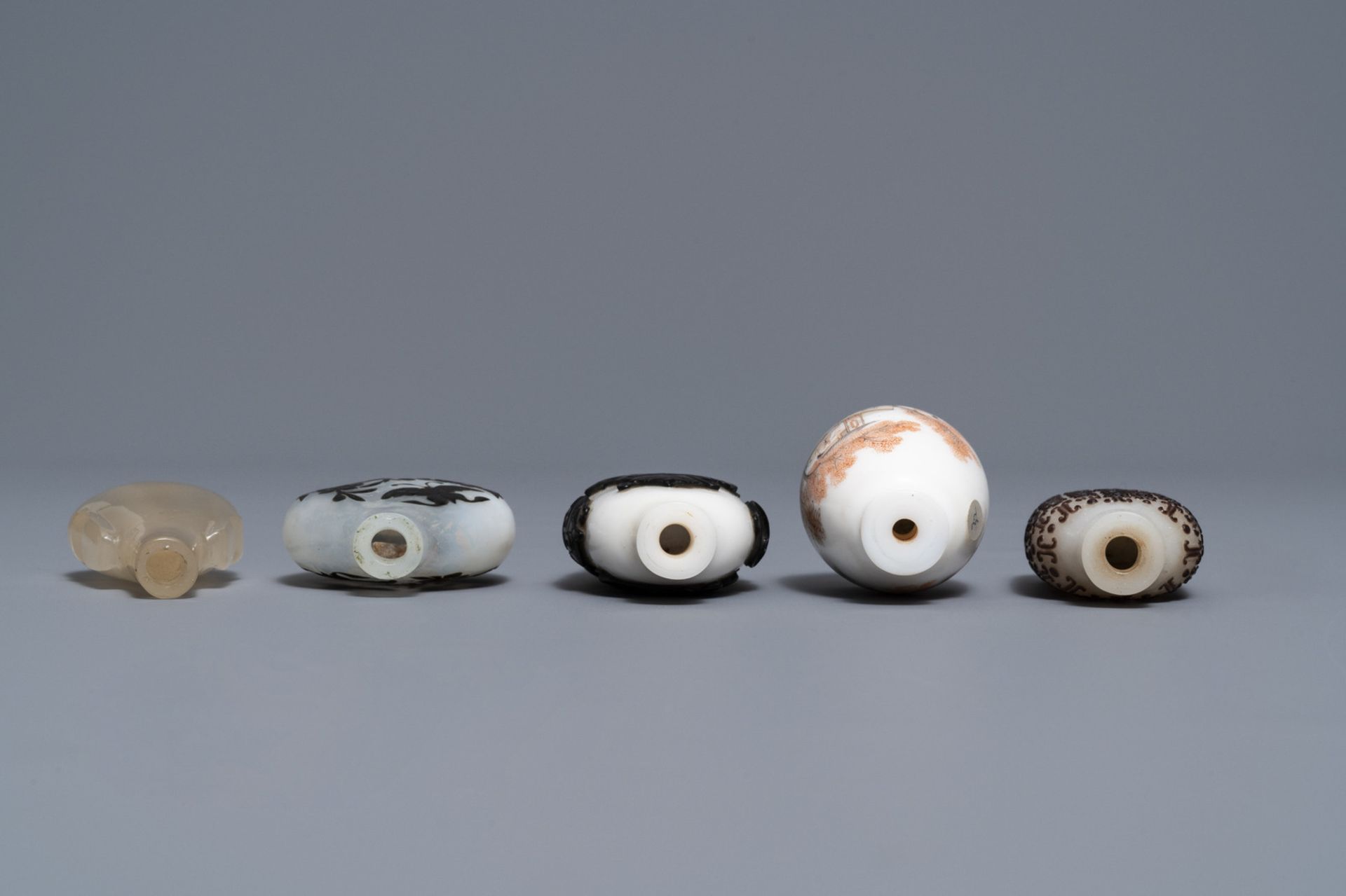 Twelve various Chinese snuff bottles, 20th C. - Image 4 of 13