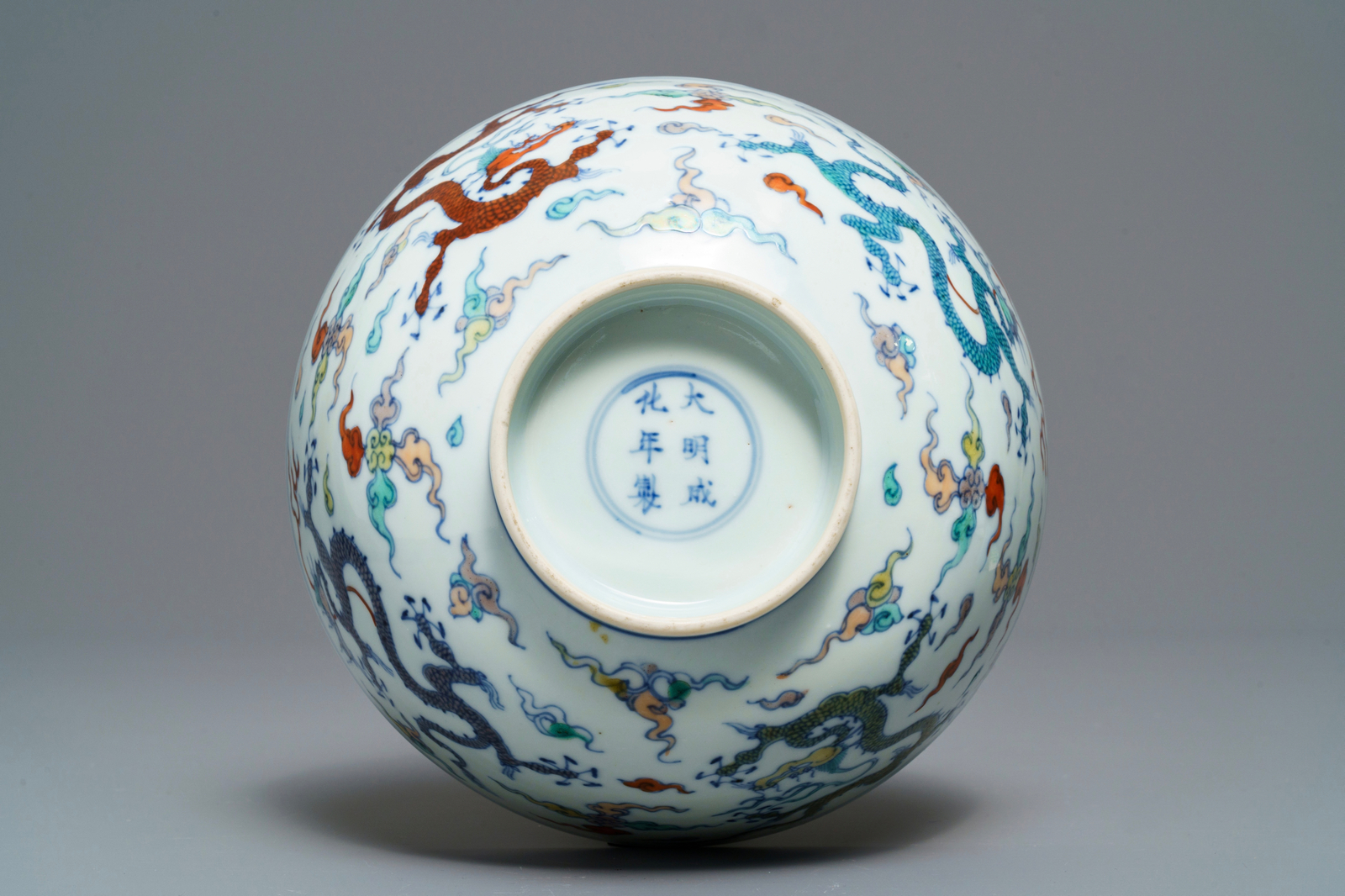 A Chinese doucai 'dragon' bowl, Chenghua mark, Kangxi - Image 6 of 7