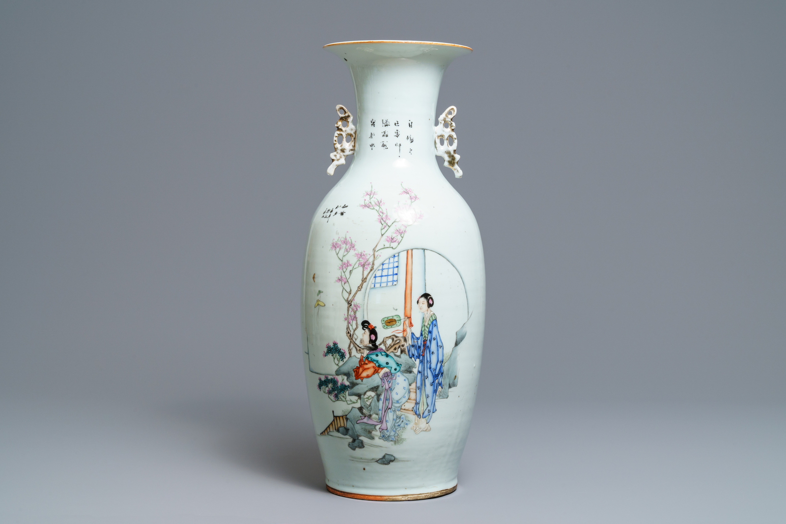 A fine Chinese famille rose two-sided design vase, 19/20th C. - Image 3 of 6