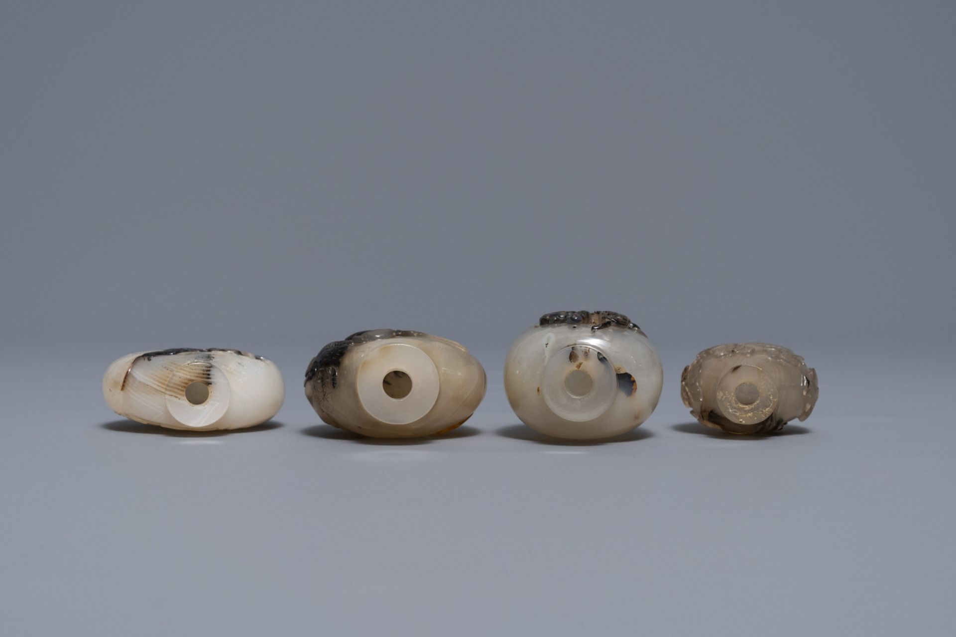 Eight Chinese carved shadow agate snuff bottles, 19/20th C. - Image 8 of 9