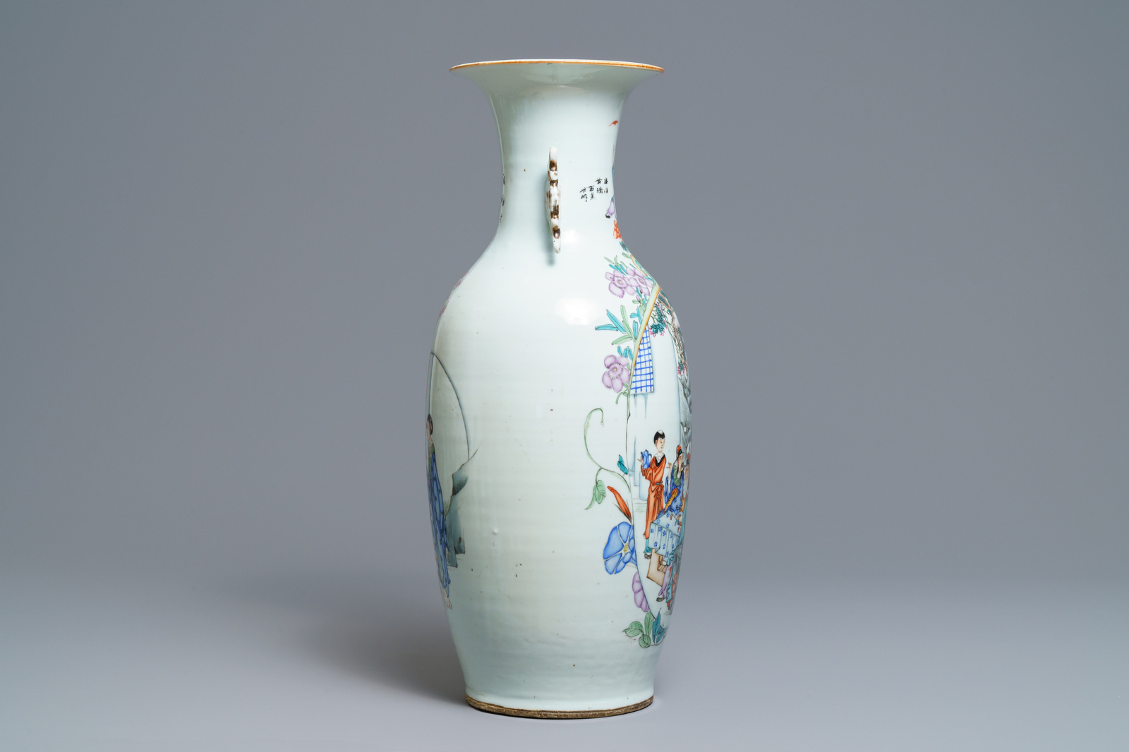 A fine Chinese famille rose two-sided design vase, 19/20th C. - Image 2 of 6