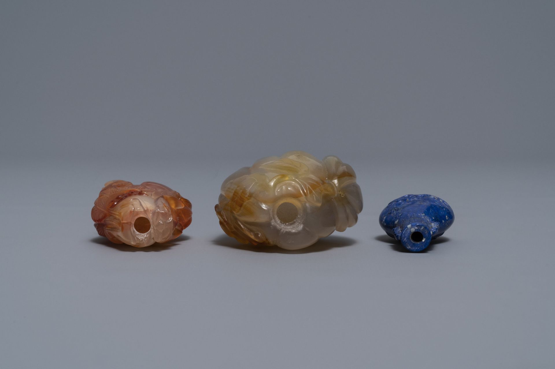 Seven Chinese hardstone, agate and quartz snuff bottles, 19/20th C. - Image 8 of 9