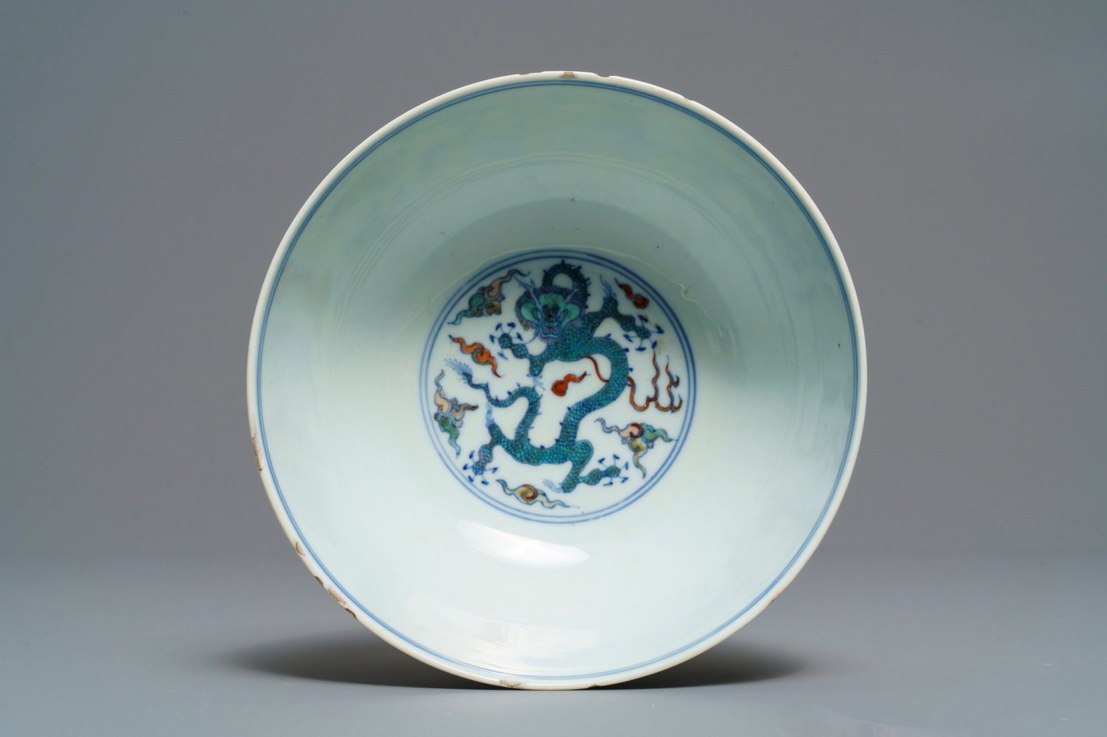 A Chinese doucai 'dragon' bowl, Chenghua mark, Kangxi - Image 5 of 7