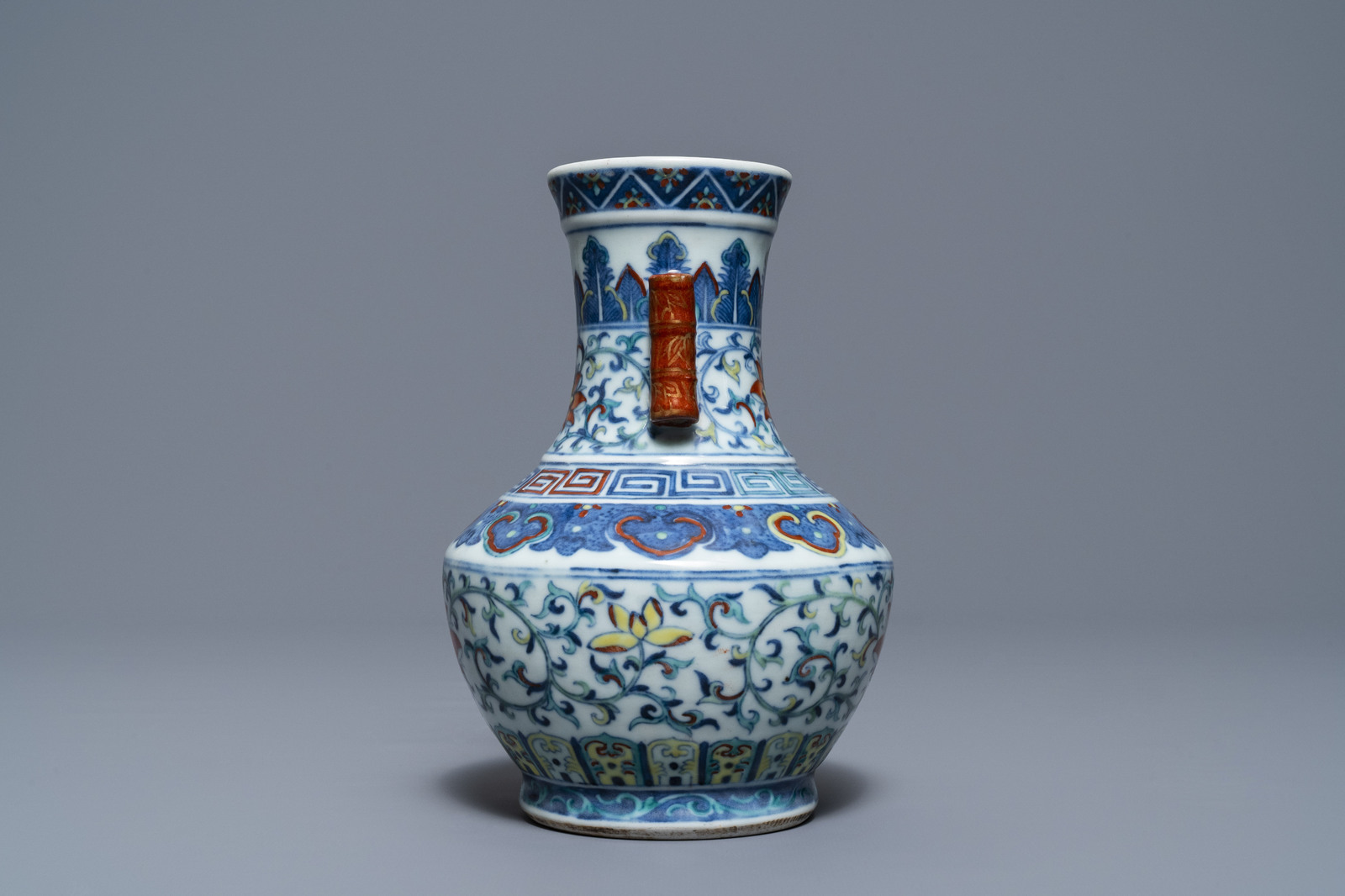 A Chinese doucai 'hu' vase, Qianlong mark, 19/20th C. - Image 2 of 6
