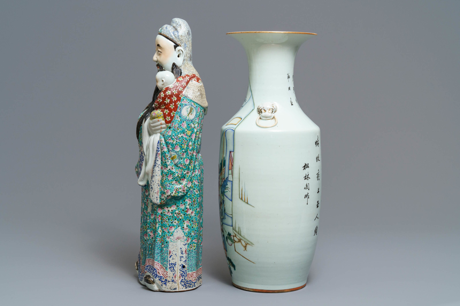 A Chinese famille rose vase and a figure of Fu Xing, 19th C. - Image 4 of 6