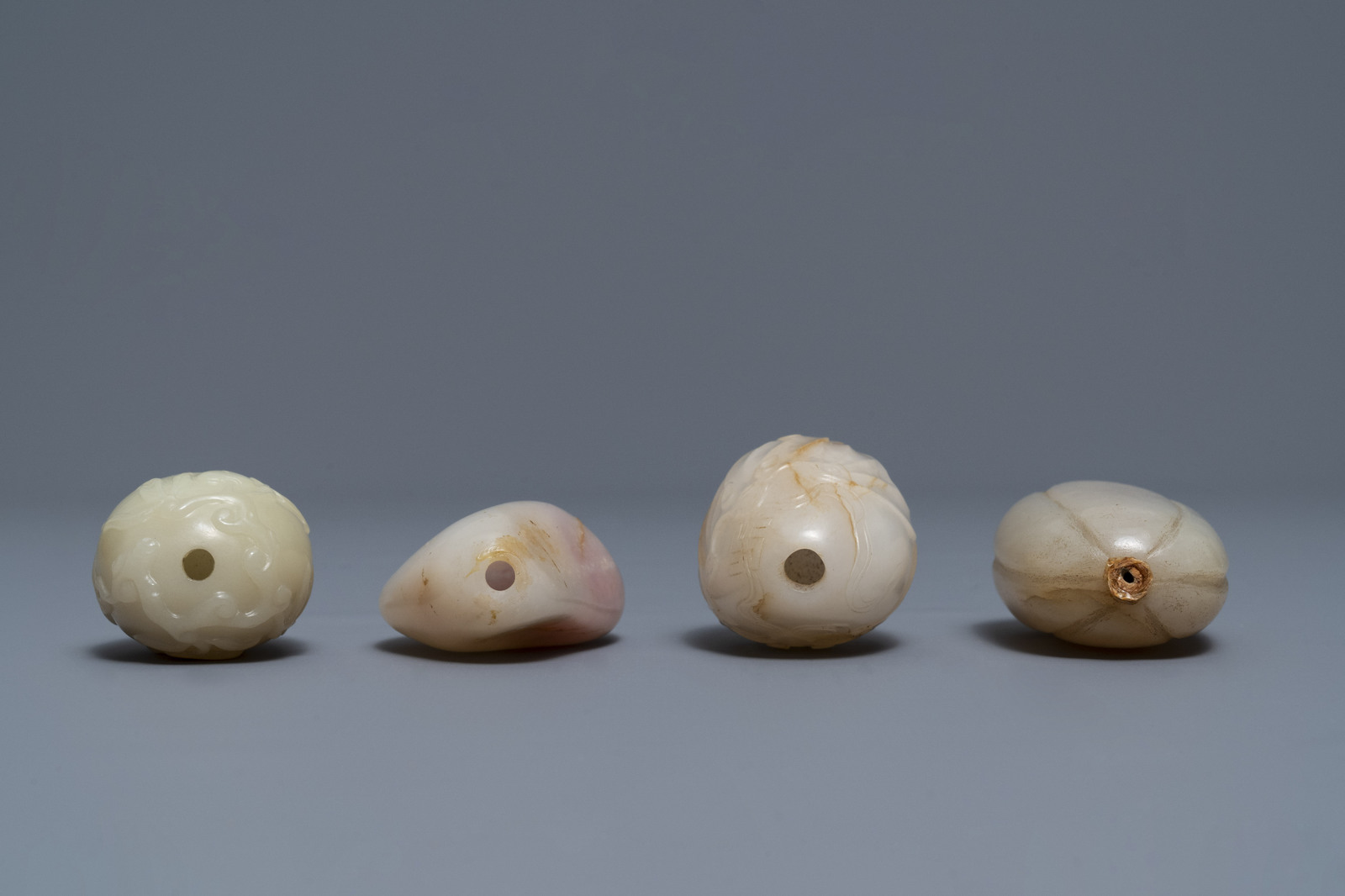 Four Chinese russet jade snuff bottles, 19/20th C. - Image 3 of 4