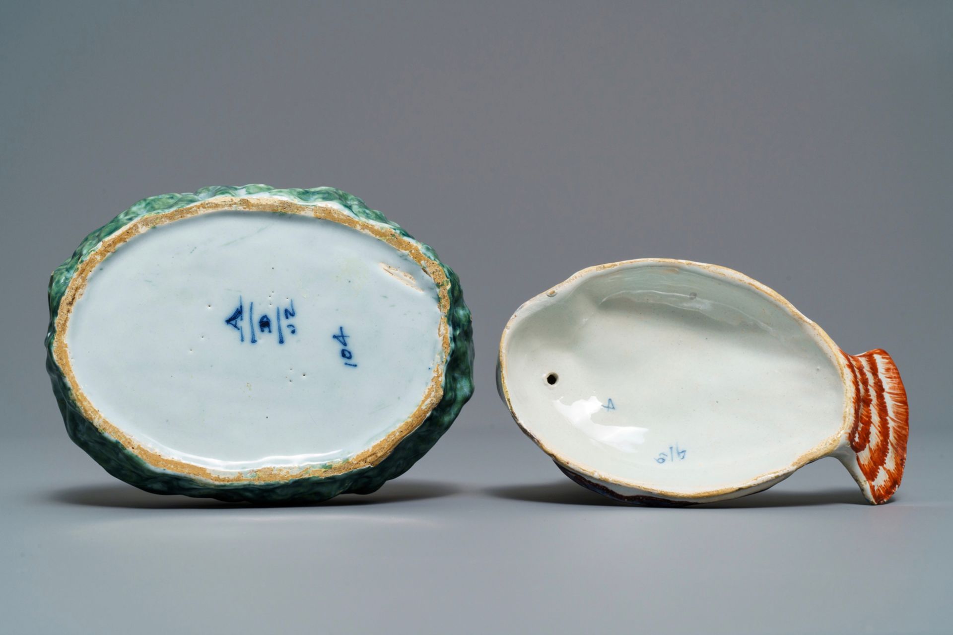 A polychrome Dutch Delft 'plover' butter tub and cover, 18th C. - Image 7 of 7